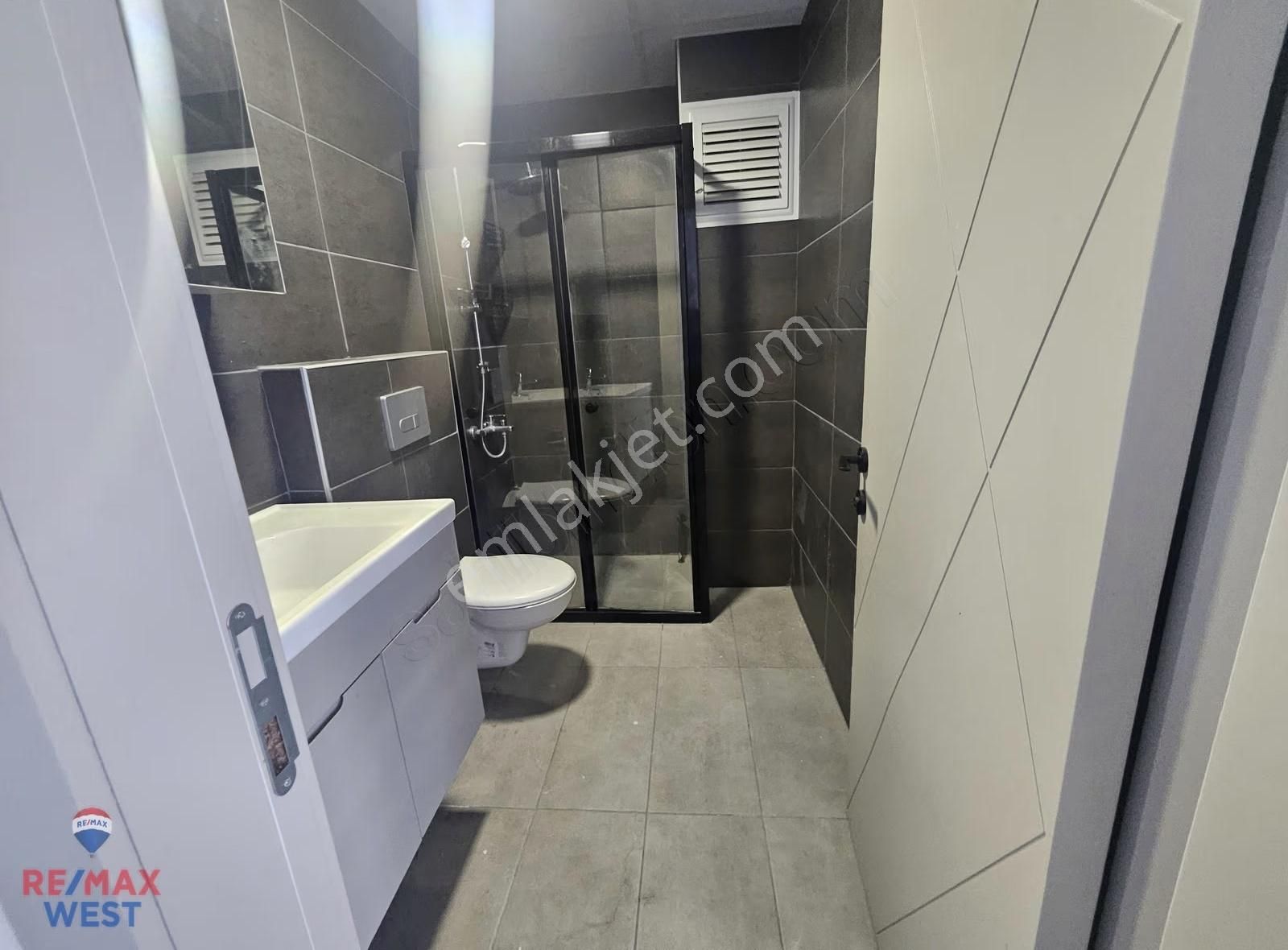 Passa Nova Sitesinde Geniş Balkonlu Kiralık 1+1 Daire - Görsel 9