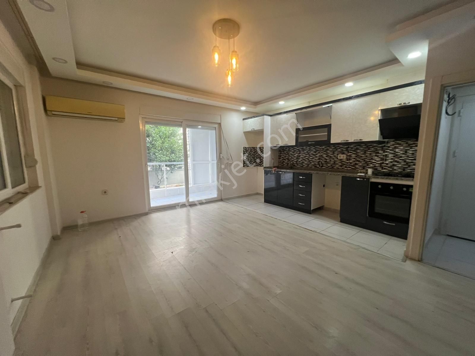Hurma’da Çok Geniş Açık & Kapalı Balkonlu Ankastreli . Panjurlu 2+1 Yüksek Giriş Kiralık