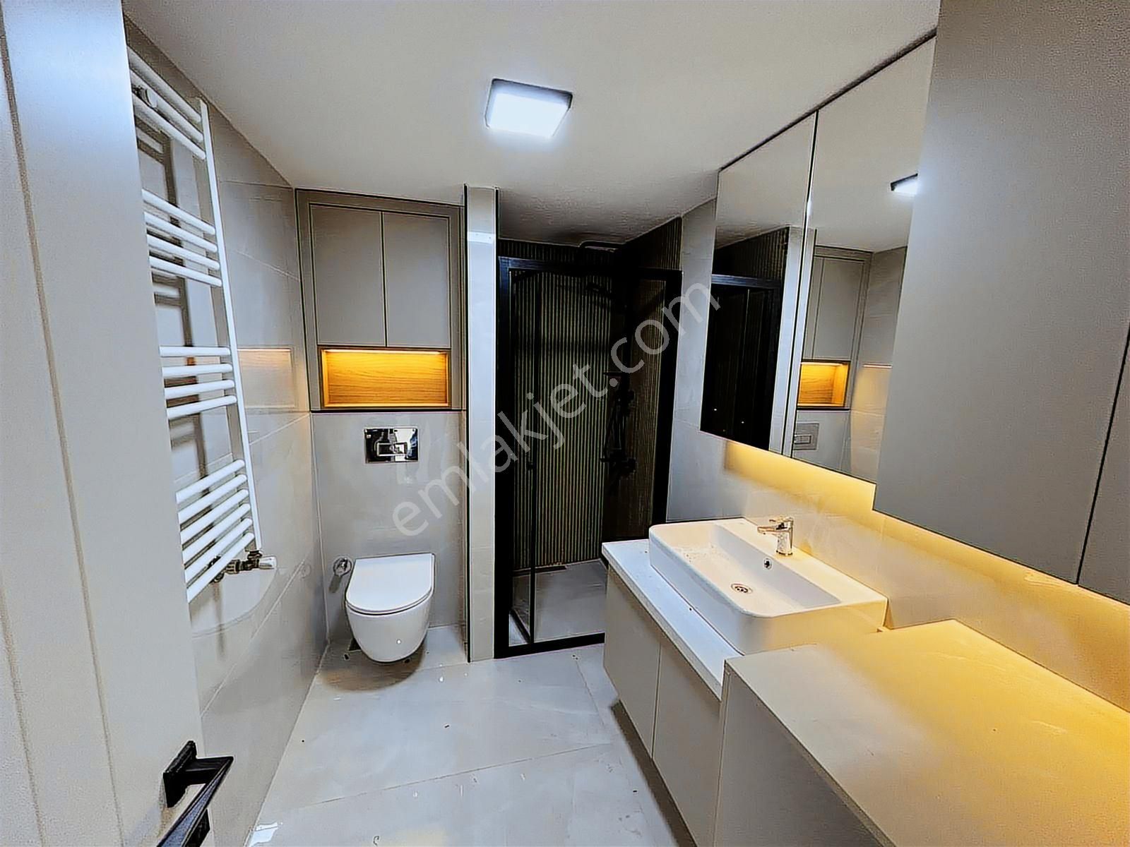 Cadde Üzeri Asansörü Full Bakımlı Metro Yakını - Görsel 14