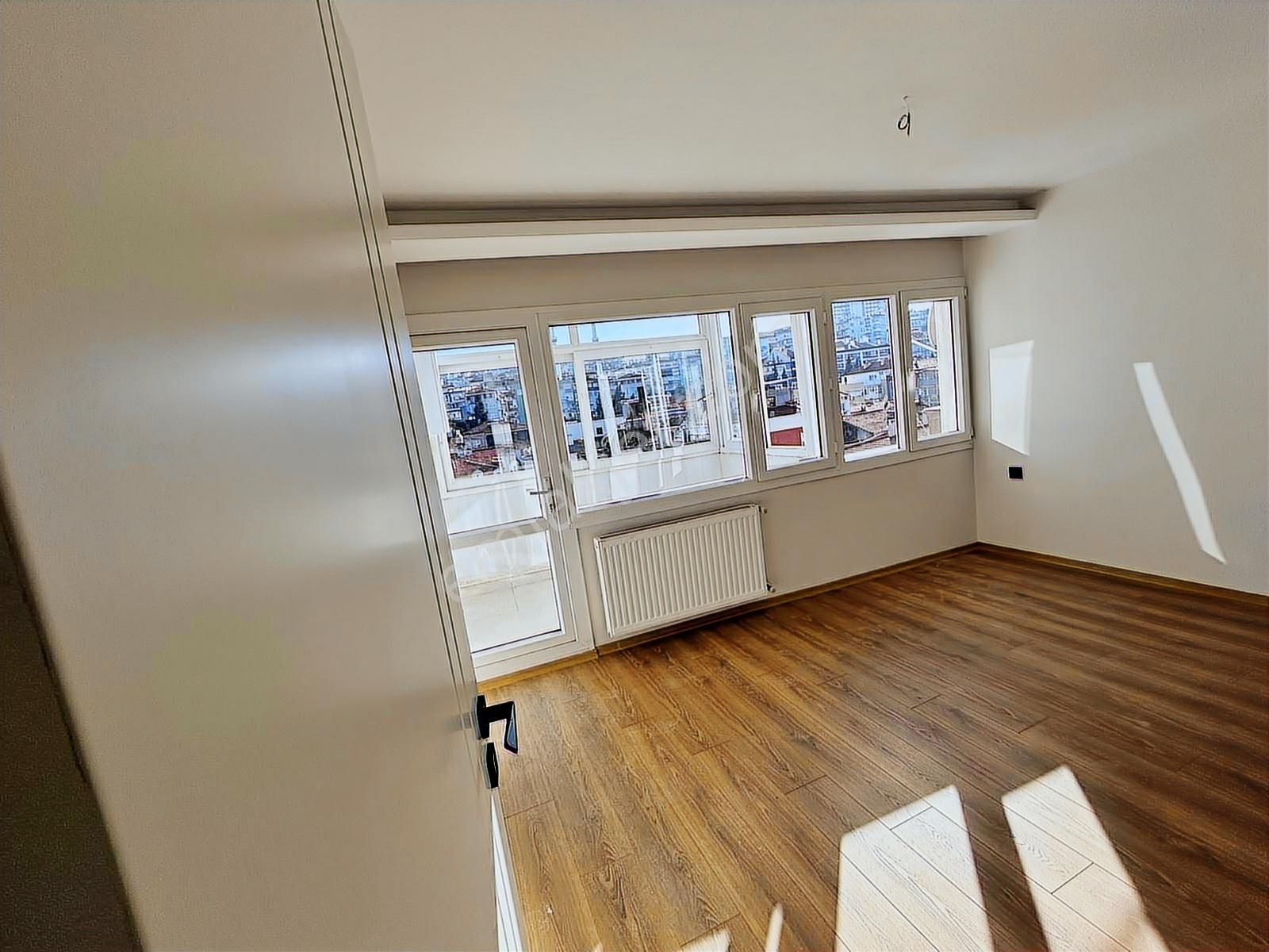 Cadde Üzeri Asansörü Full Bakımlı Metro Yakını - Görsel 4