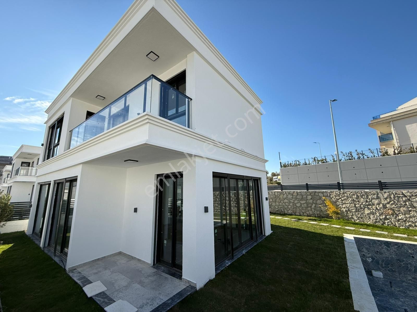 Kuşadası Ege Mahallesinde Müstakil Havuzlu 4+1 Villa! - Görsel 18