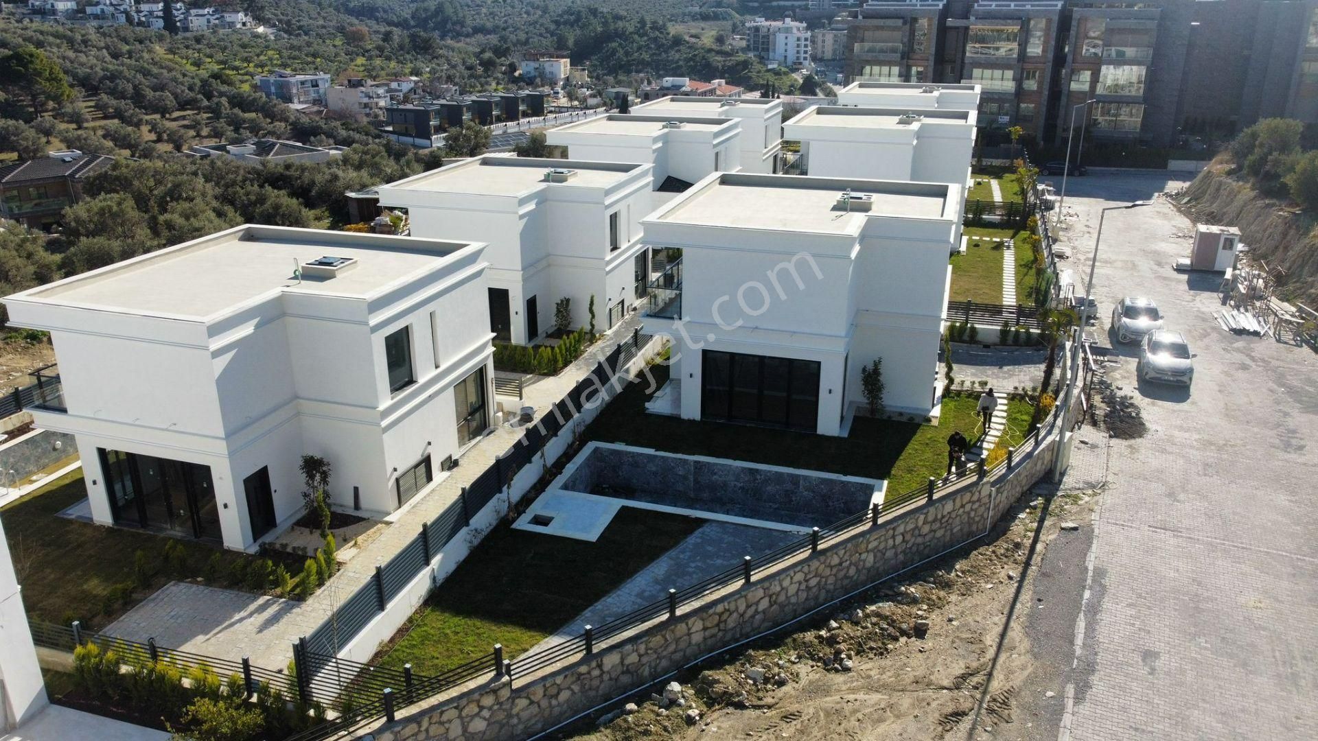 Kuşadası Ege Mahallesinde Müstakil Havuzlu 4+1 Villa! - Görsel 23