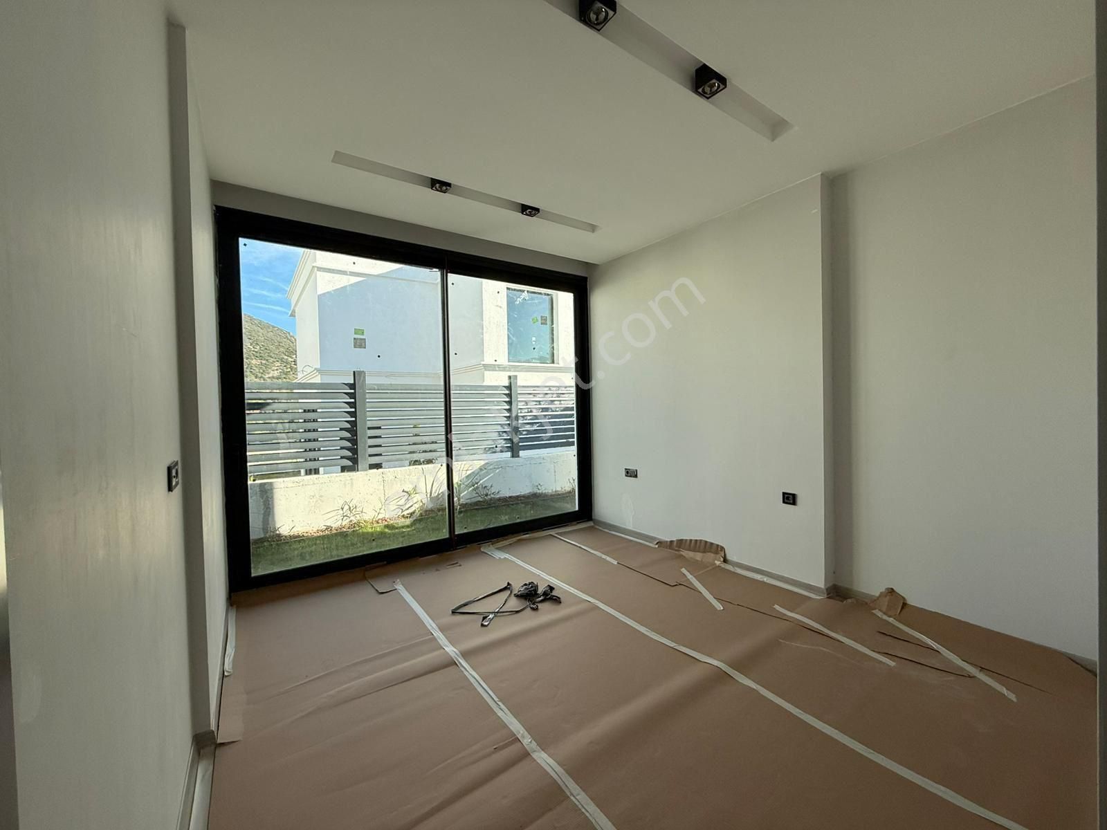 Kuşadası Ege Mahallesinde Müstakil Havuzlu 4+1 Villa! - Görsel 11