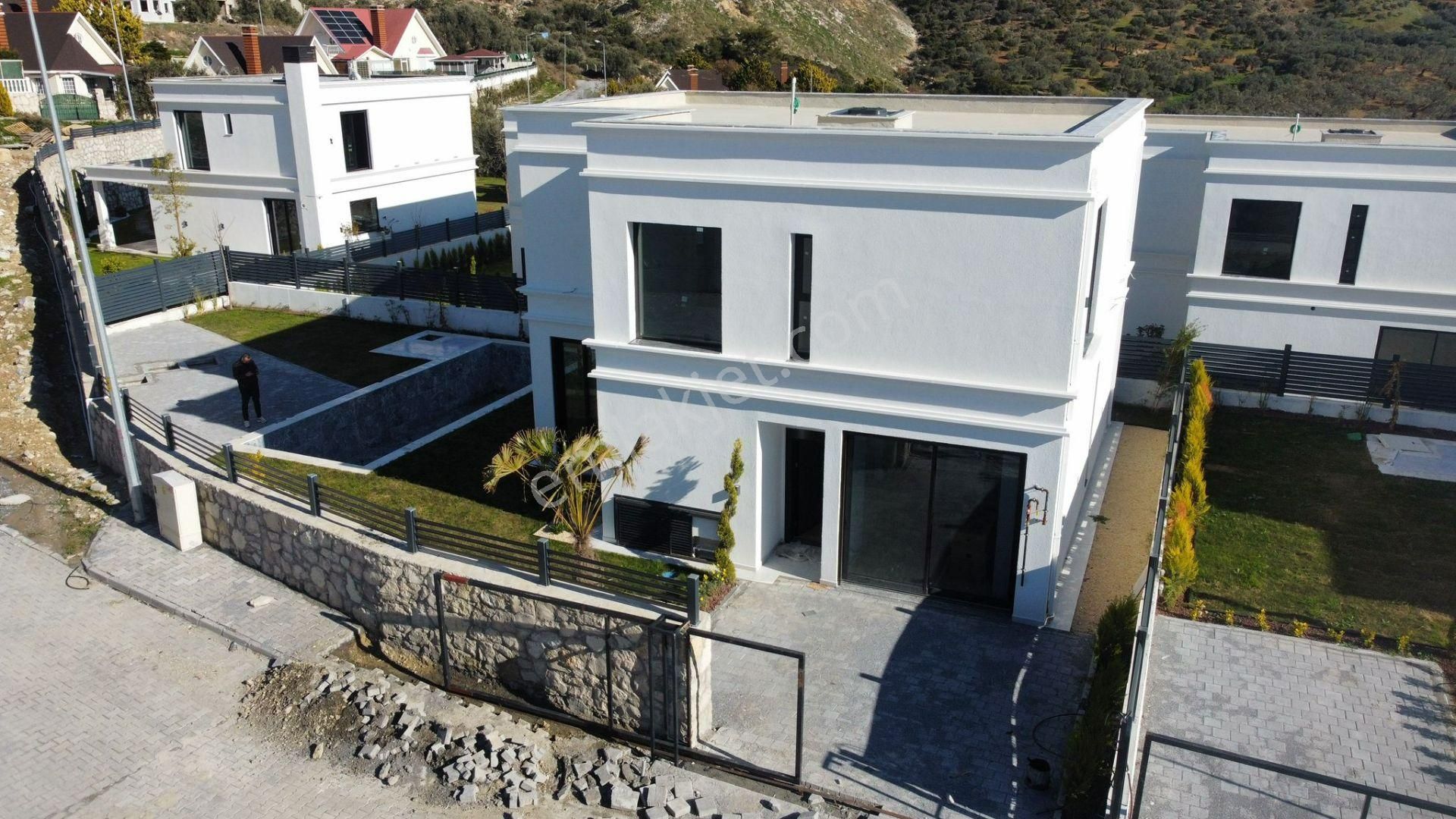 Kuşadası Ege Mahallesinde Müstakil Havuzlu 4+1 Villa! - Görsel 26