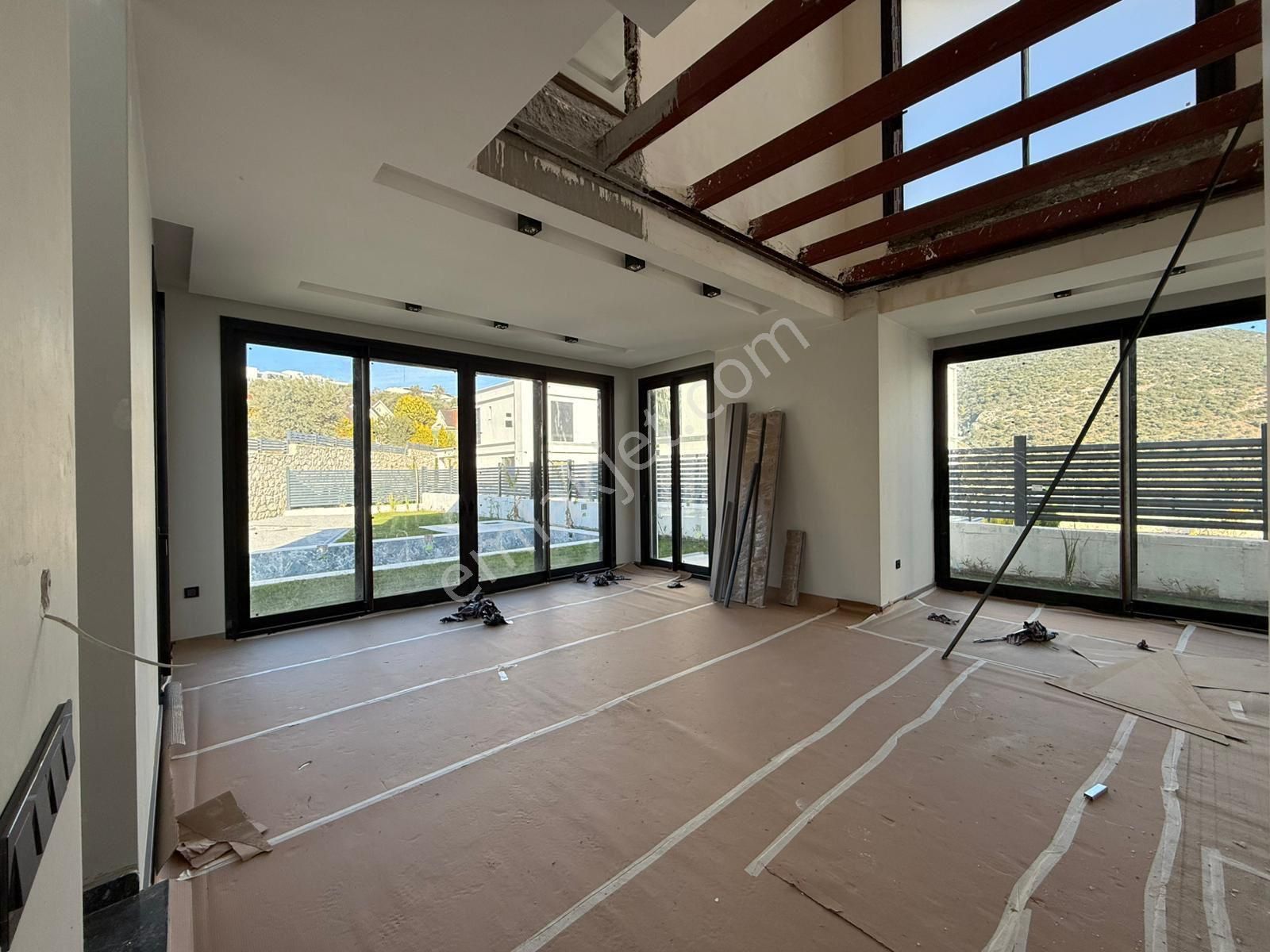 Kuşadası Ege Mahallesinde Müstakil Havuzlu 4+1 Villa! - Görsel 8