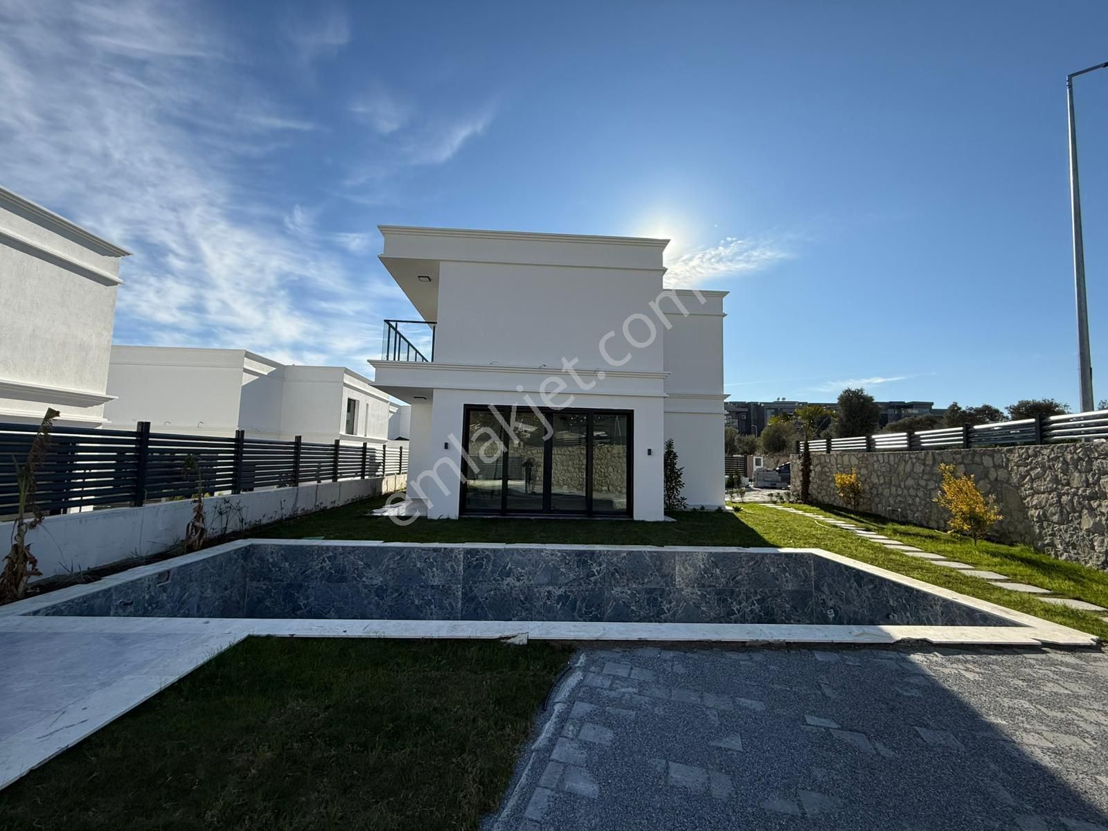 Kuşadası Ege Mahallesinde Müstakil Havuzlu 4+1 Villa! - Görsel 4