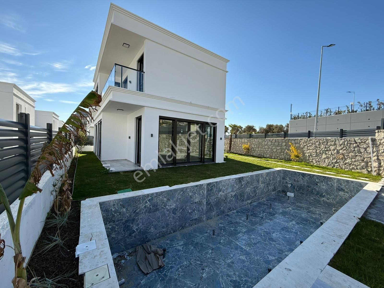 Kuşadası Ege Mahallesinde Müstakil Havuzlu 4+1 Villa! - Görsel 16