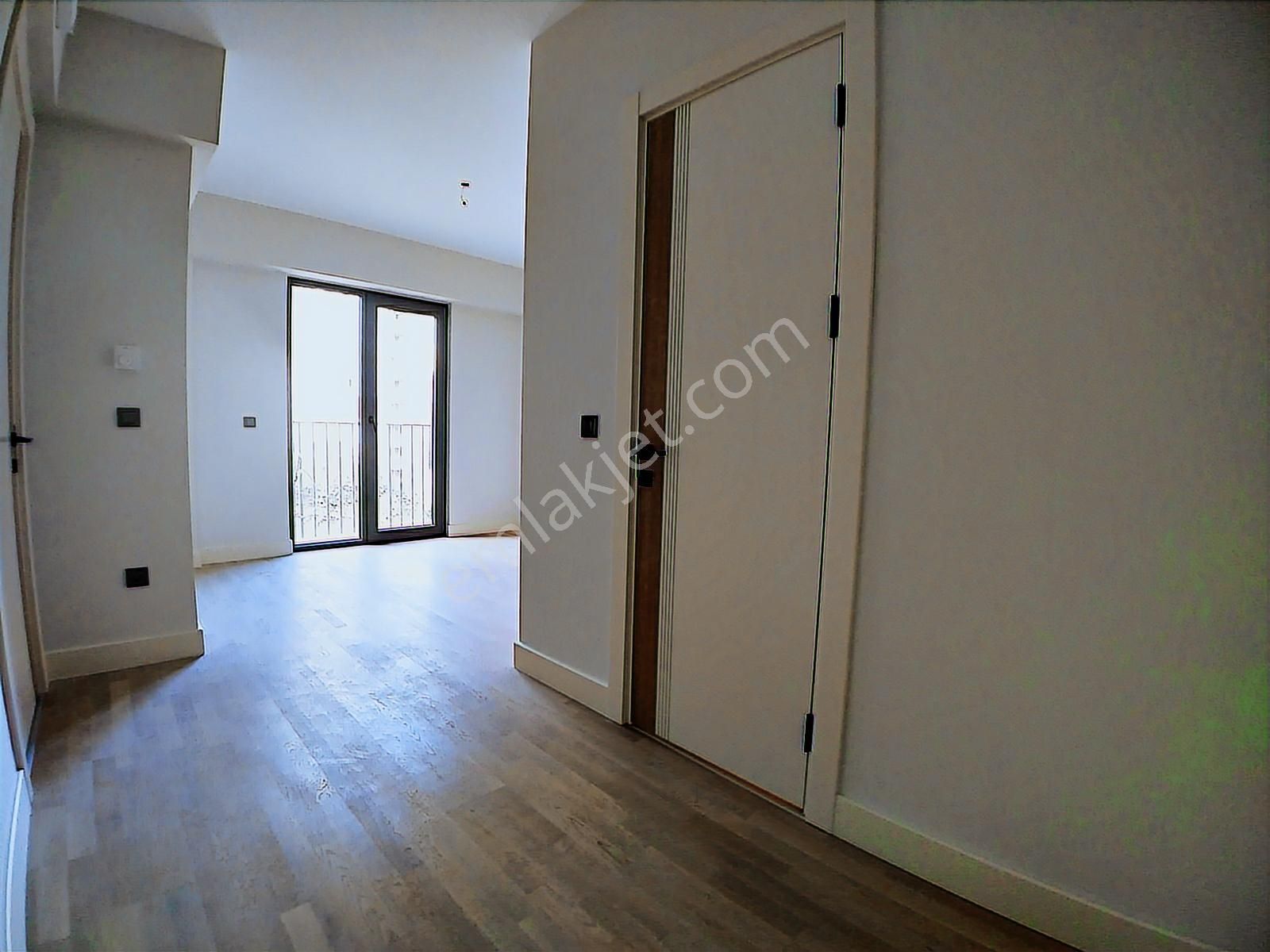 Adress Life Olgun'dan Sinpaş Koru Aura'da Ara Katta Büyük Balkon - Görsel 8