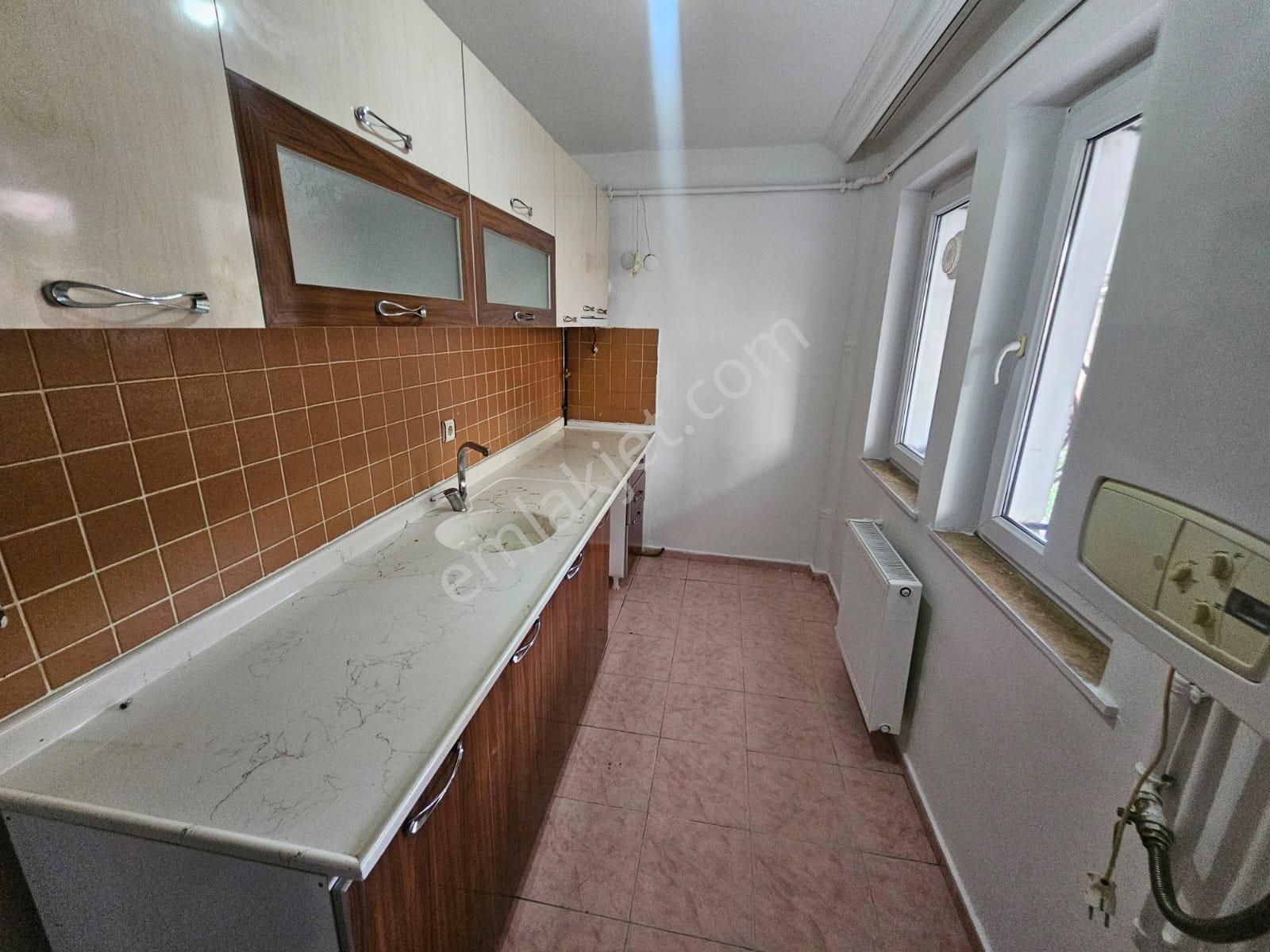 Karapürçek'te Merkezi Konumda Kilerli Masrafsız 2+1 Satılık Daire !! - Görsel 4