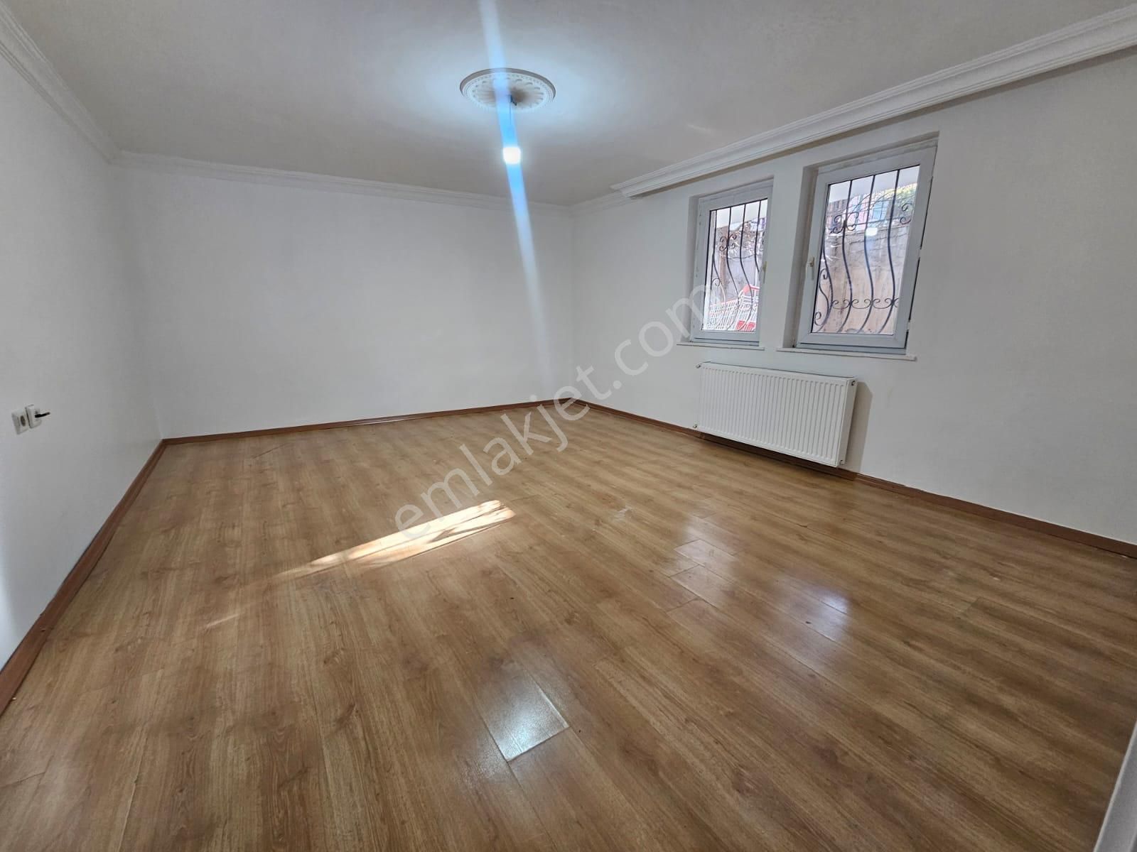 Karapürçek'te Merkezi Konumda Kilerli Masrafsız 2+1 Satılık Daire !! - Görsel 11