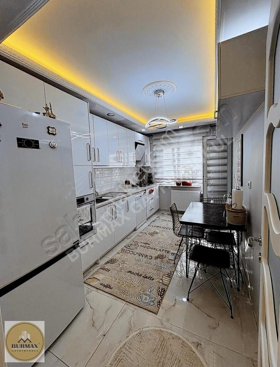 Millet Mahallesinde İçi Full Yapılı 3+1 Daire - Görsel 18