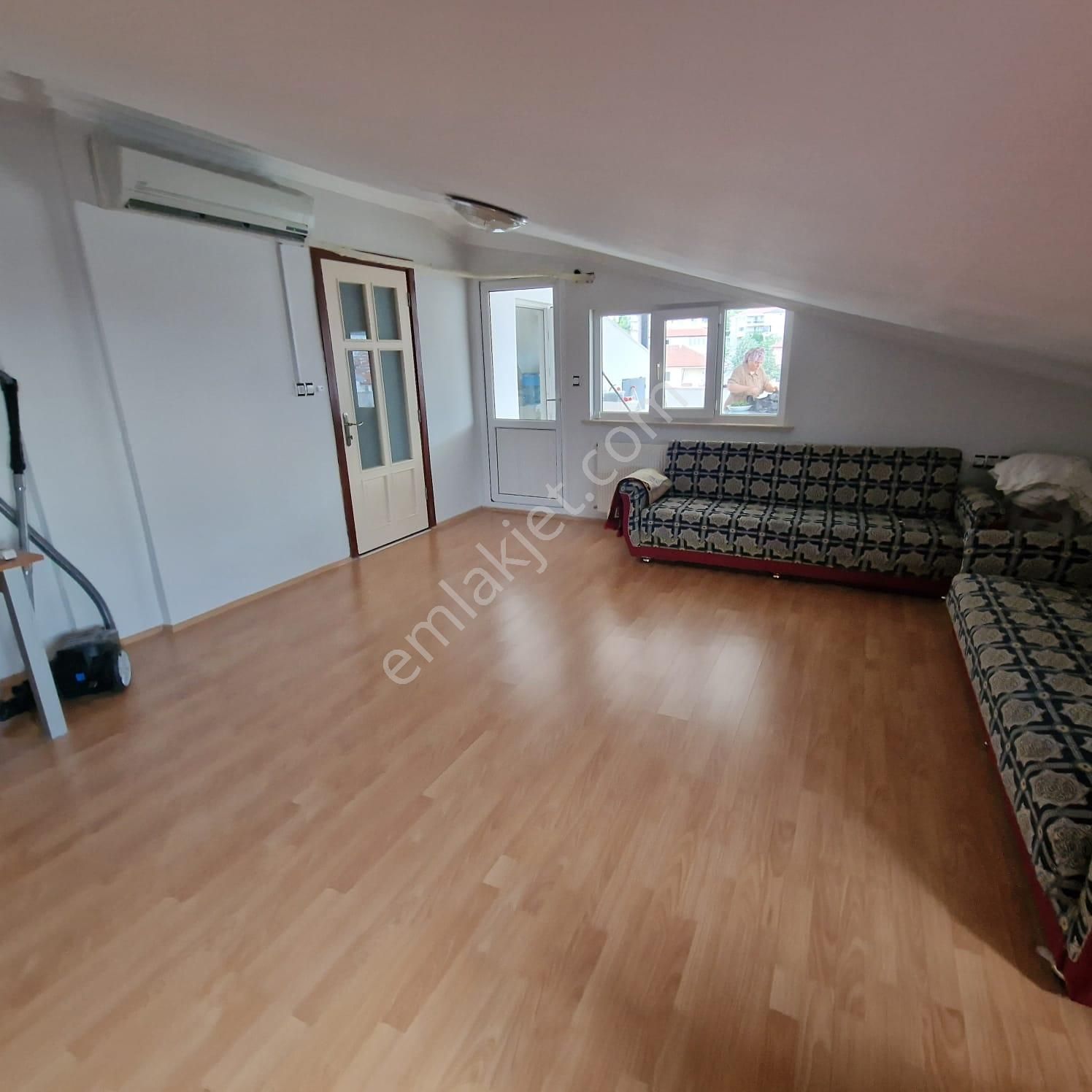 Zümrüt Mah.de Depozitosuz Muhteşem Manzaralı 2+1 Geniş Teraslı Kiralık Çatı Katı - Görsel 10