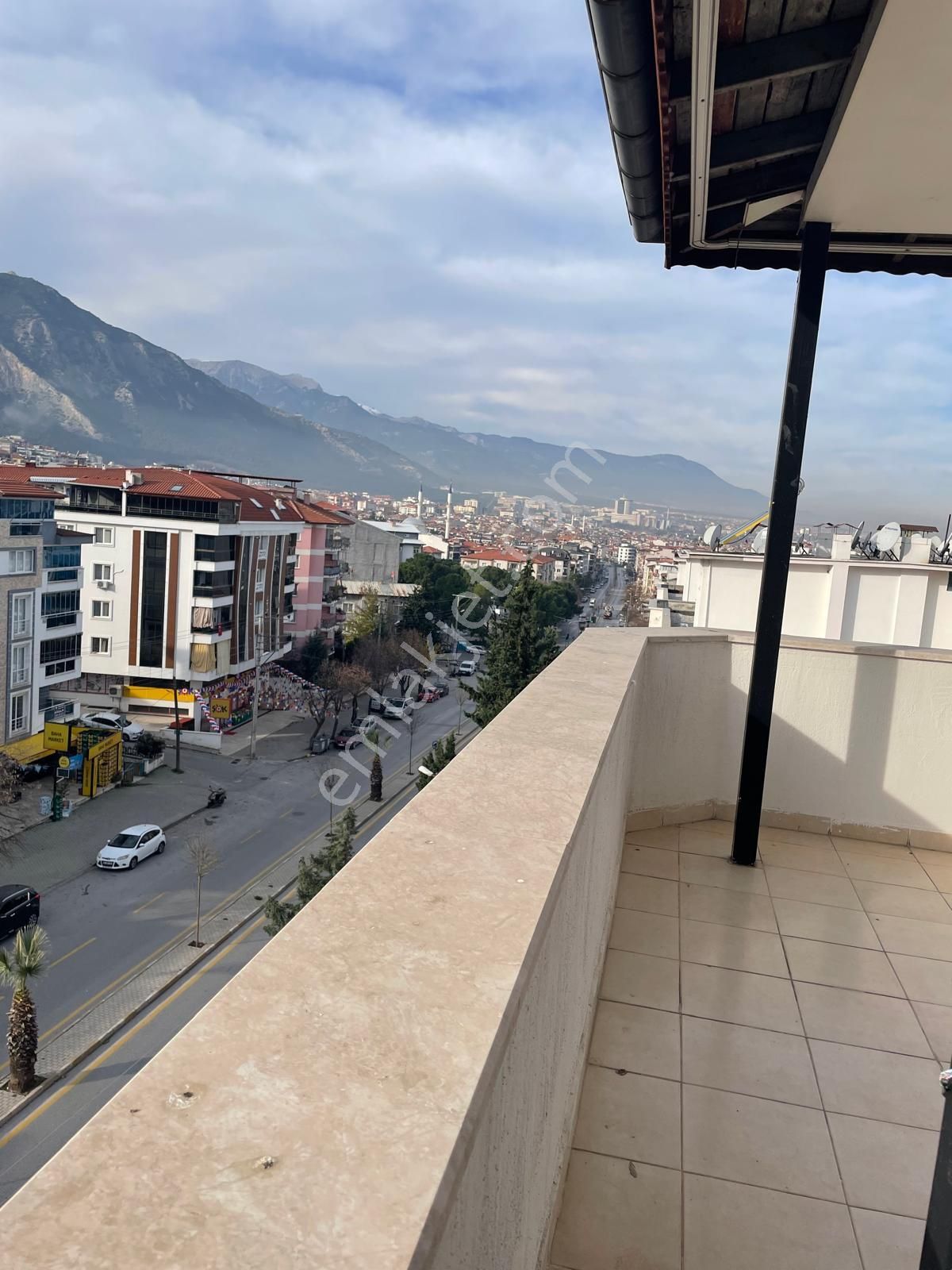 Zümrüt Mah.de Depozitosuz Muhteşem Manzaralı 2+1 Geniş Teraslı Kiralık Çatı Katı - Görsel 6