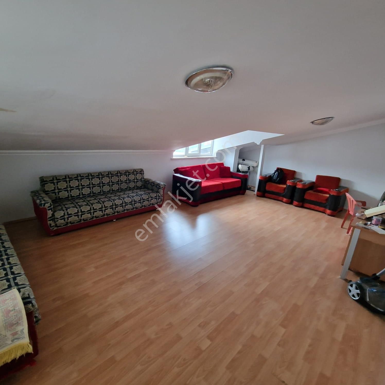 Zümrüt Mah.de Depozitosuz Muhteşem Manzaralı 2+1 Geniş Teraslı Kiralık Çatı Katı - Görsel 9