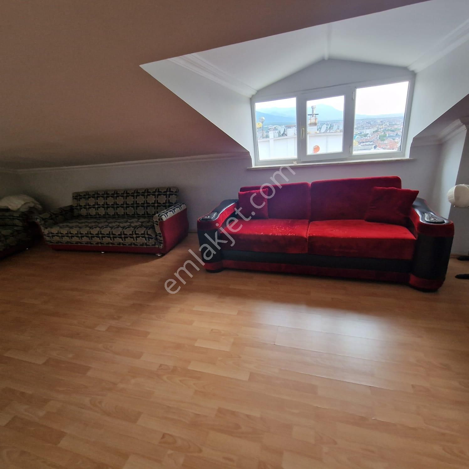 Zümrüt Mah.de Depozitosuz Muhteşem Manzaralı 2+1 Geniş Teraslı Kiralık Çatı Katı - Görsel 11