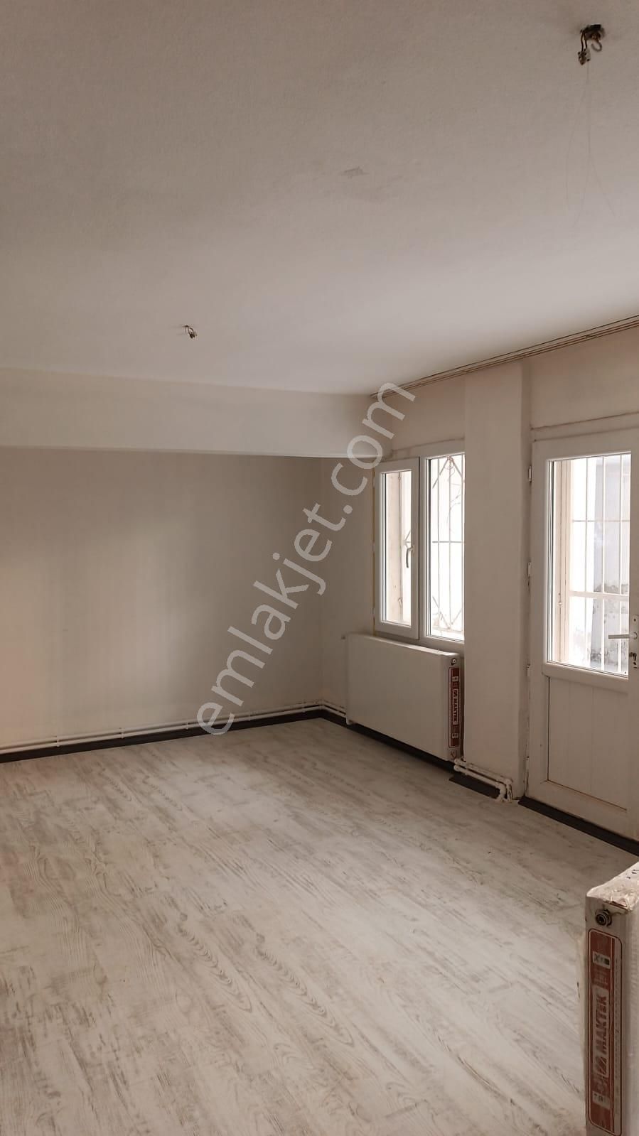 Bornova Atatürk Mah. 3+1 Doğalgazlı Kiralik Bahçe Katı Daire - Görsel 2