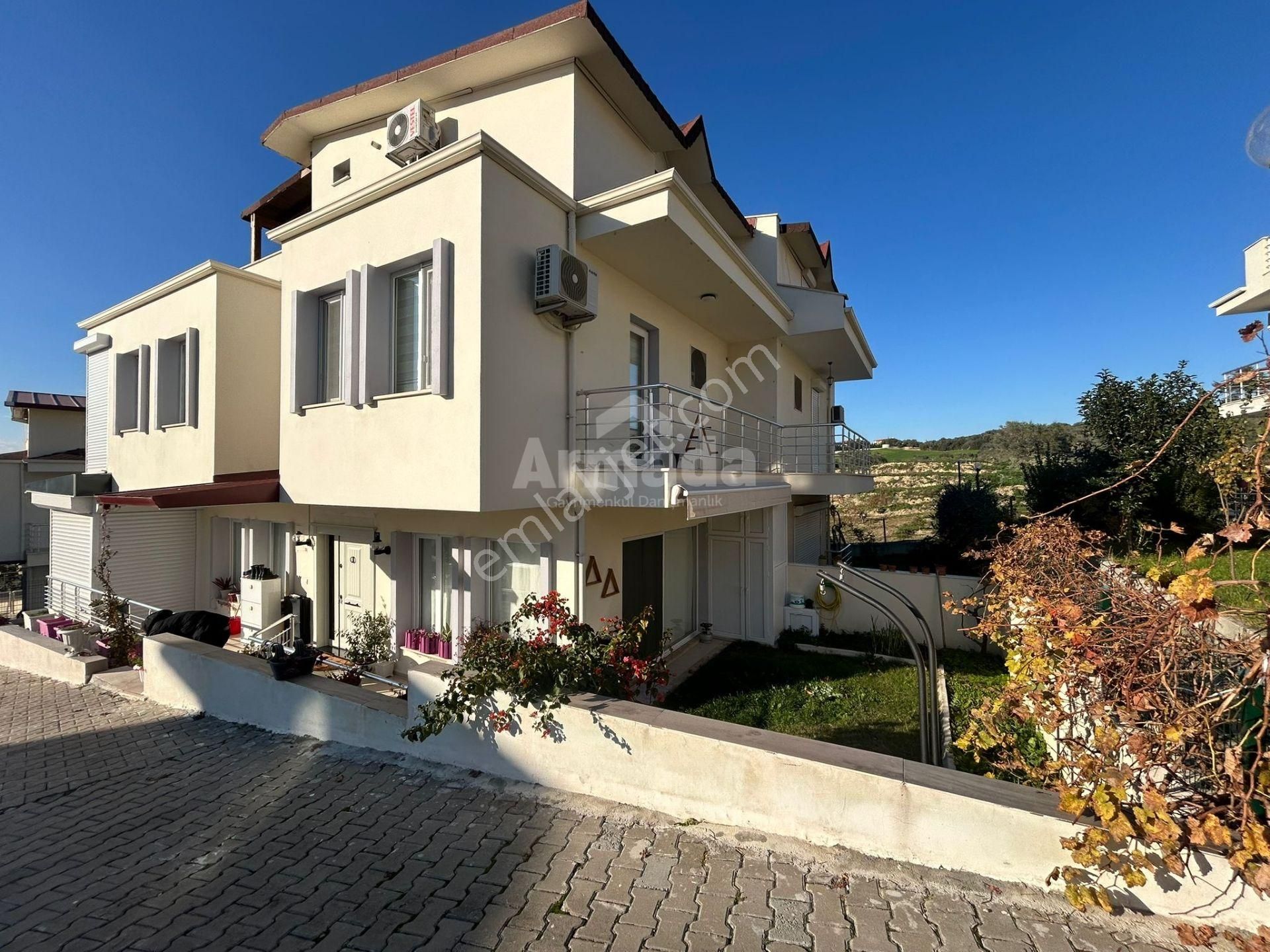 Kuşadası Caferli Cypress Valley'de 4+1 Satılık Villa - Görsel 3