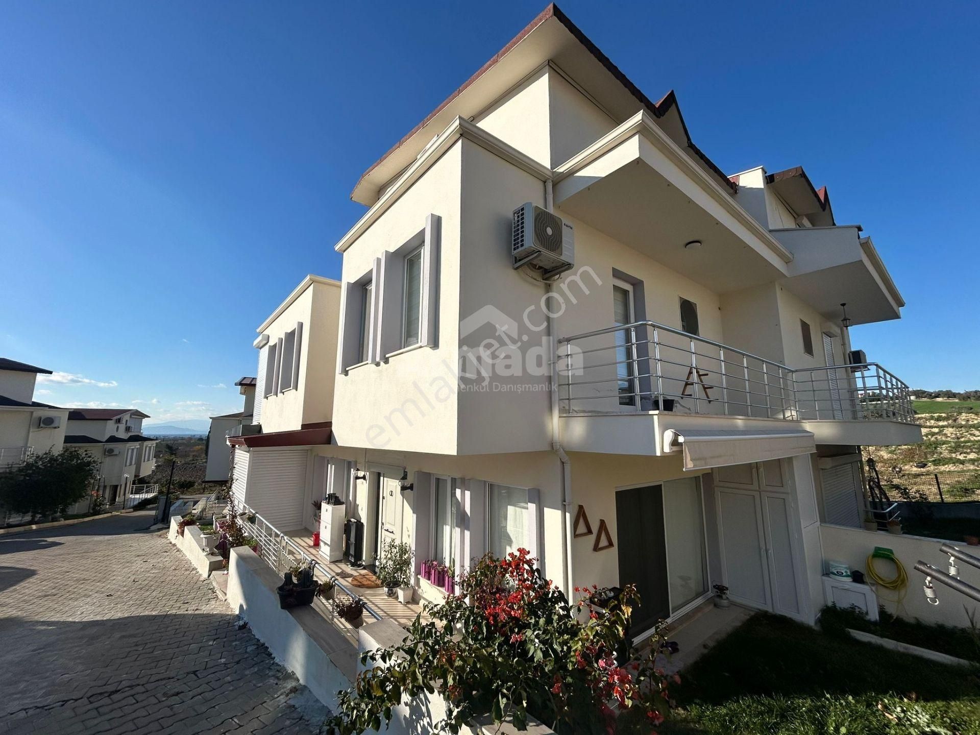 Kuşadası Caferli Cypress Valley'de 4+1 Satılık Villa