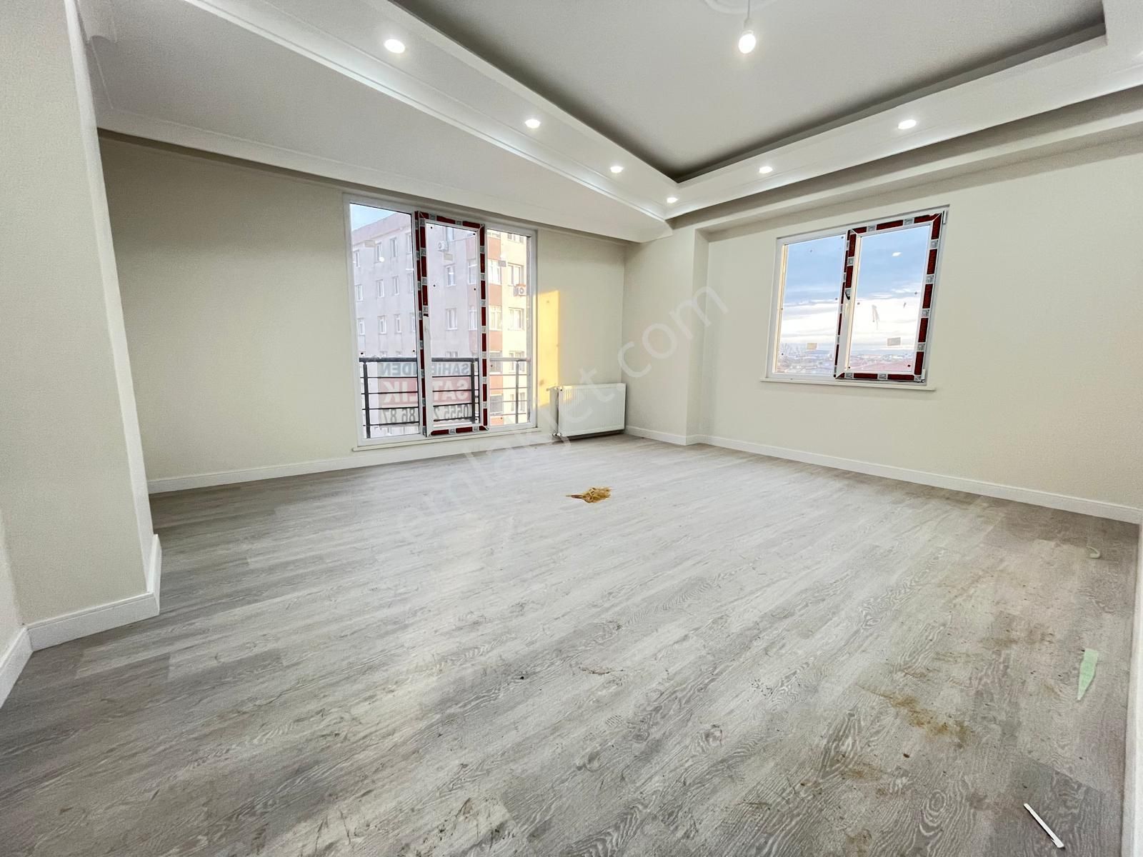 Loft'tan Tevikbey Mah Site İçerisinde 2+1 90m2 4.kat Sıfır Satılık Daire