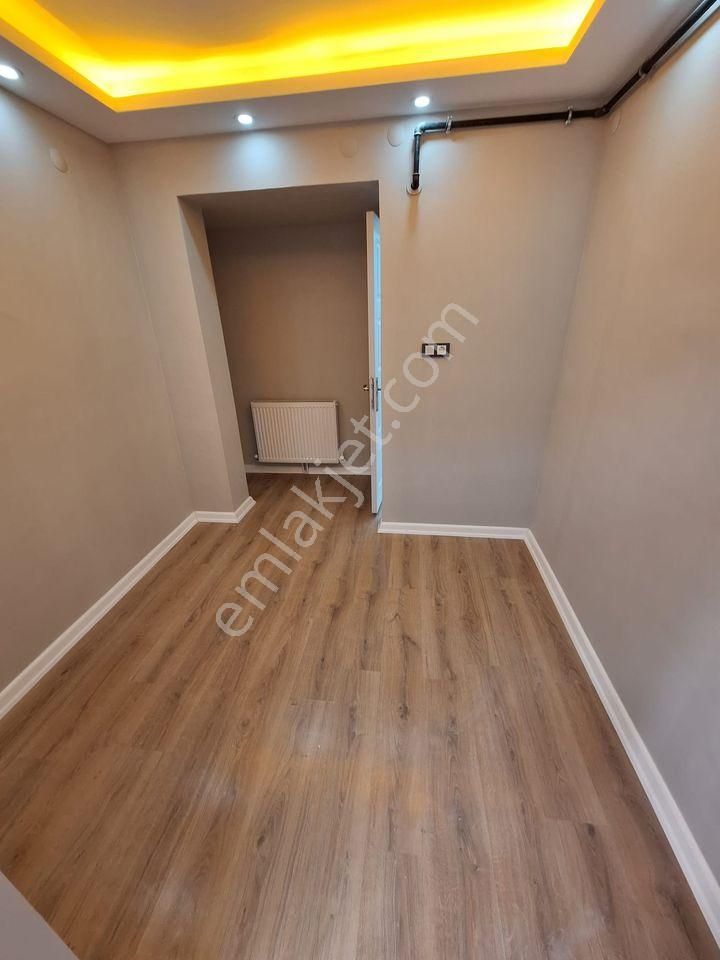 Metrobüse Yürüme Mesafesinde Bölgenin En Uygun 2+1 Bahçe Kat Fırsat Daire.. - Görsel 9