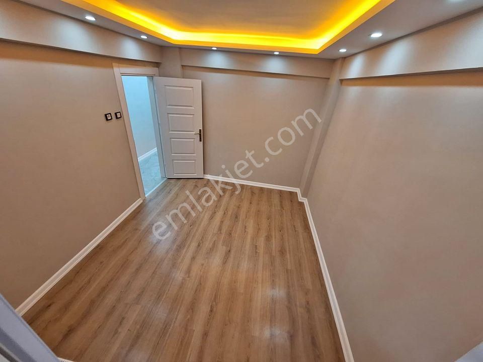 Metrobüse Yürüme Mesafesinde Bölgenin En Uygun 2+1 Bahçe Kat Fırsat Daire.. - Görsel 6