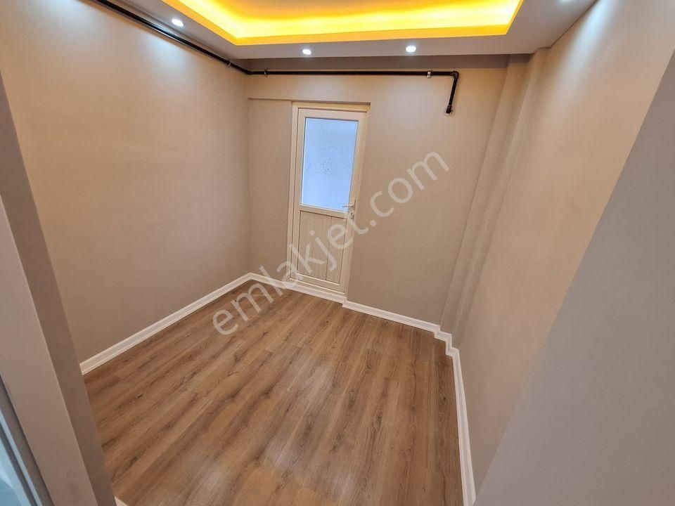 Metrobüse Yürüme Mesafesinde Bölgenin En Uygun 2+1 Bahçe Kat Fırsat Daire.. - Görsel 8