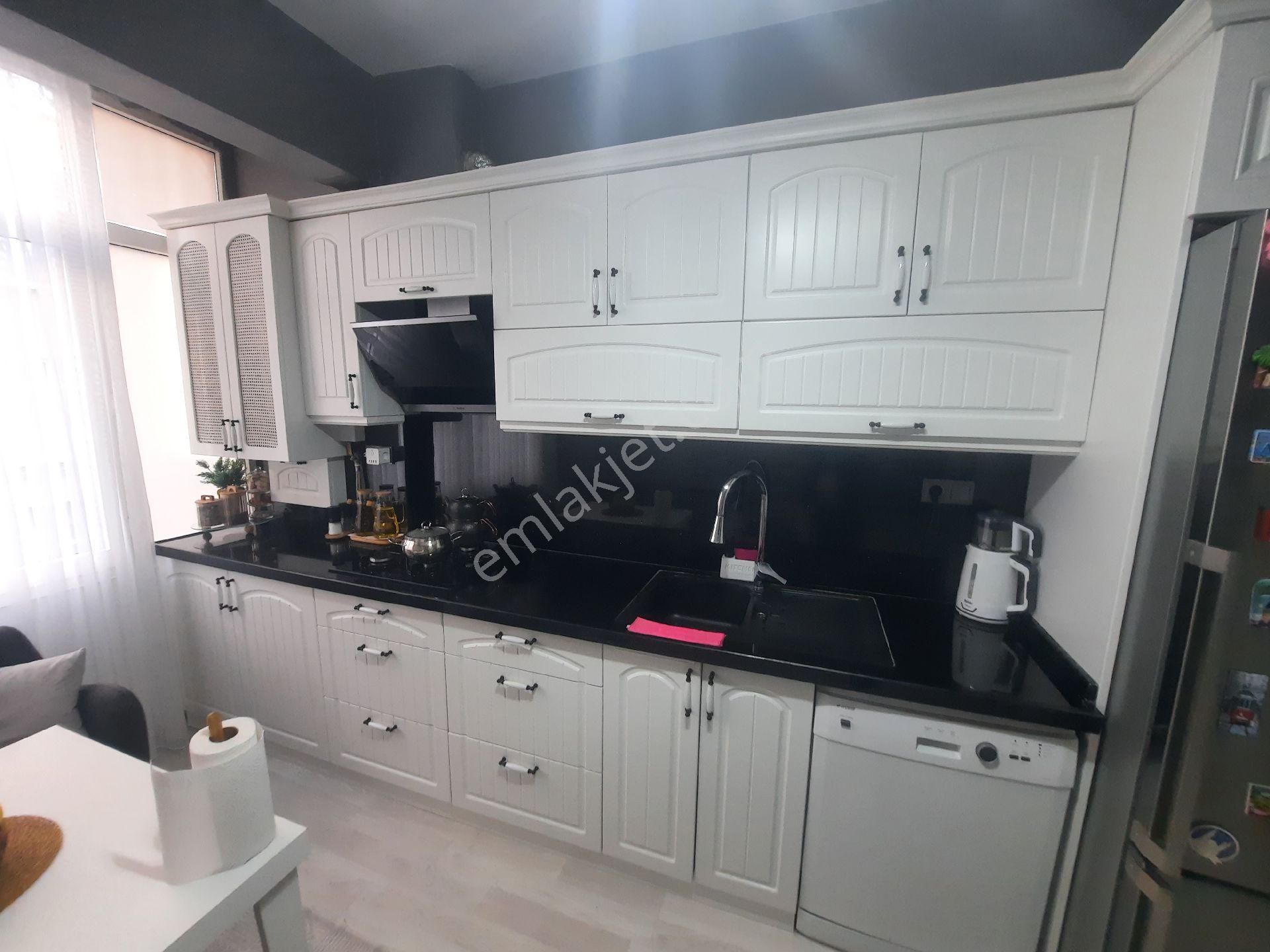 Furkan Emlak'tan Rasathane Mah.2+1 1.kat 120m2 Masrafsız Fırsat Daire - Görsel 3