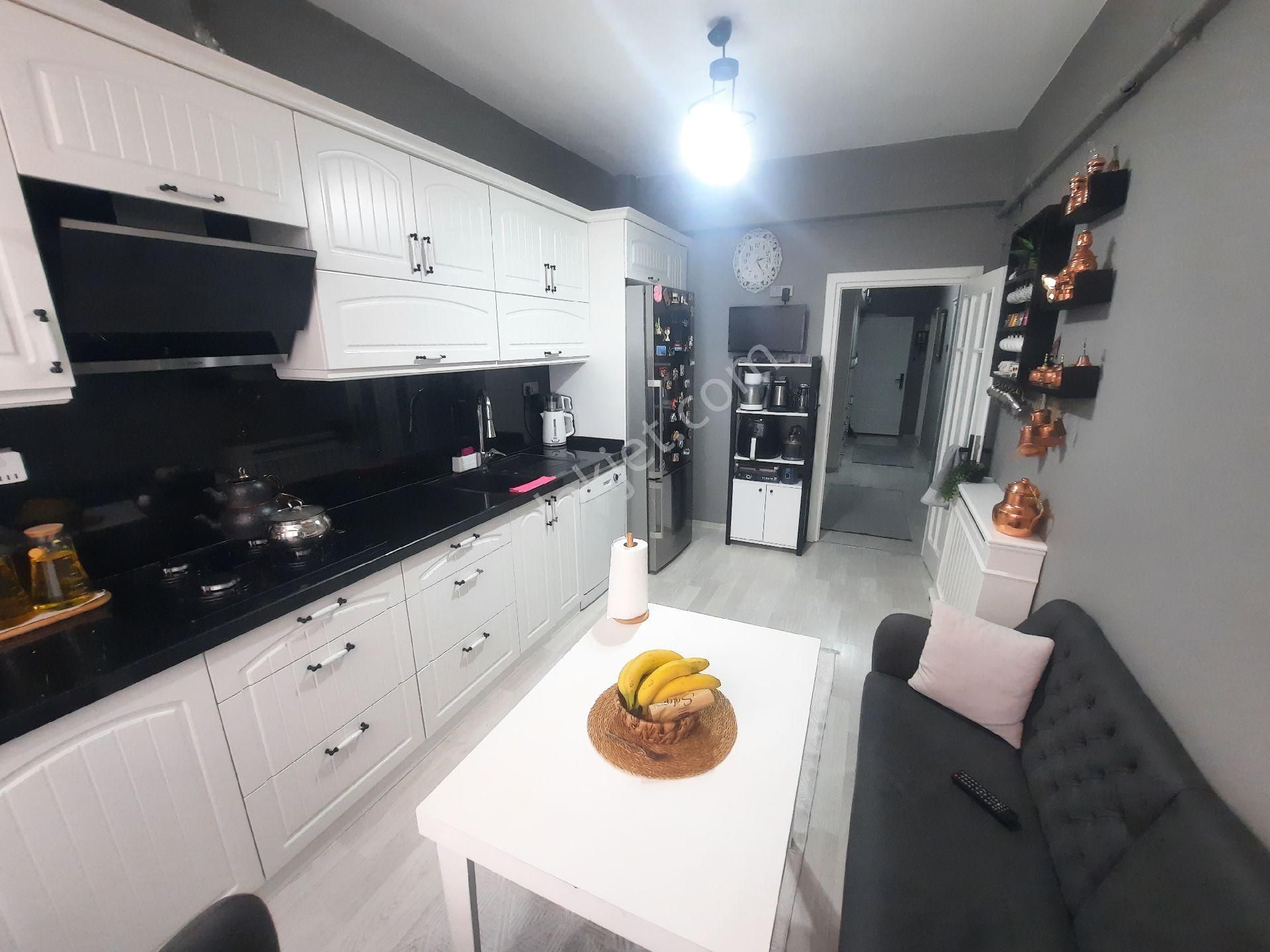 Furkan Emlak'tan Rasathane Mah.2+1 1.kat 120m2 Masrafsız Fırsat Daire - Görsel 4