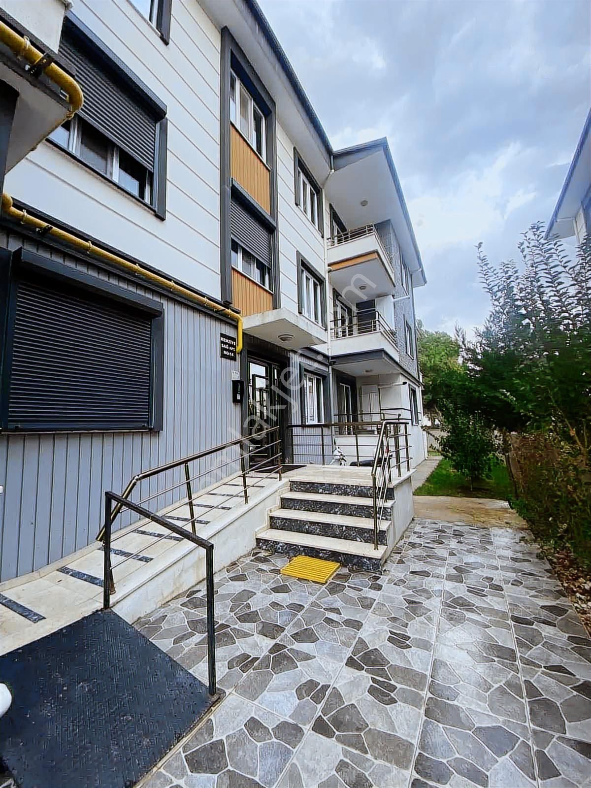 Prestijden Kemalpaşada Kapalı Mutfak Muhteşem 2+1 Daire - Görsel 2