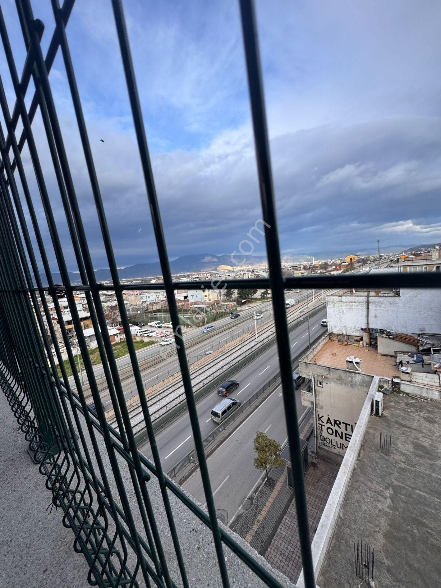 Yiğitler Mahallesinde 1+1 Geniş Teraslı Kiralık Daire - Görsel 3