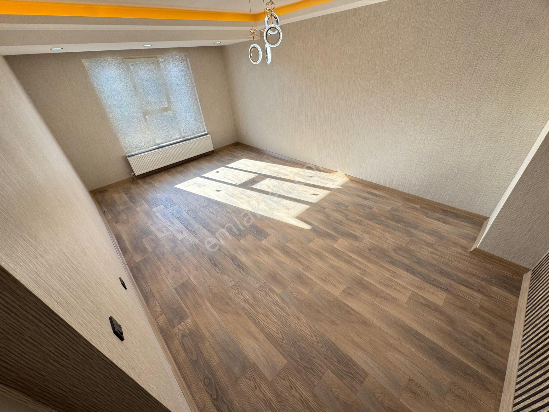 Yenikent 29 Ekim Mh.de Göz Kamaştırıcı İşçiliği İle Satılık 3+1 Daire - Görsel 14