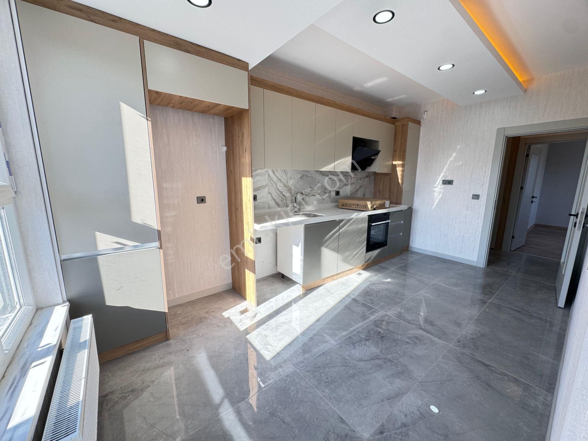 Yenikent 29 Ekim Mh.de Göz Kamaştırıcı İşçiliği İle Satılık 3+1 Daire