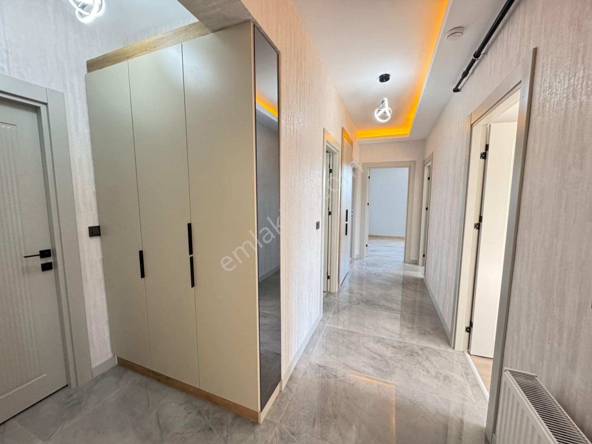 Yenikent 29 Ekim Mh.de Göz Kamaştırıcı İşçiliği İle Satılık 3+1 Daire - Görsel 30