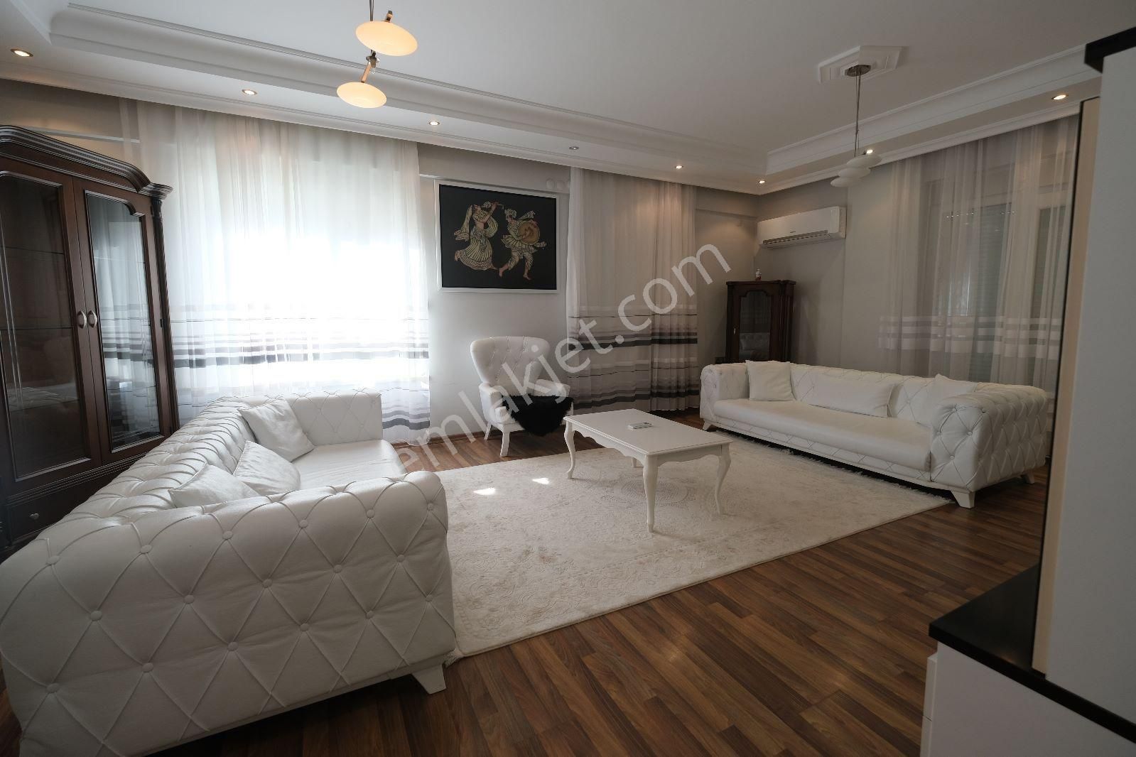 Liman’da Denize 650 Mt . 5+2 Şömineli . Full Eşyalı . Havuzlu . Kapalı Teraslı Özel Dubleks - Görsel 3