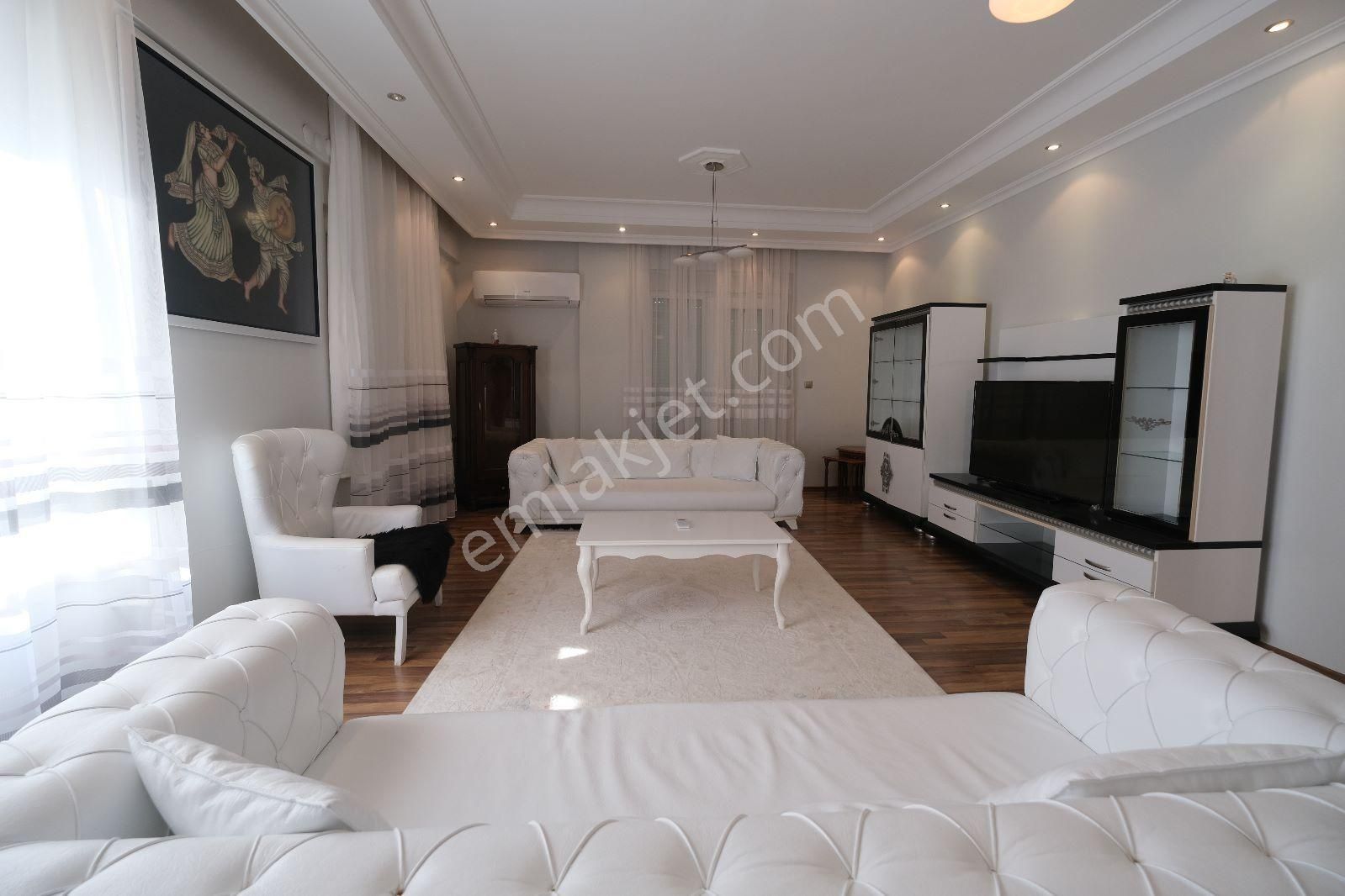 Liman’da Denize 650 Mt . 5+2 Şömineli . Full Eşyalı . Havuzlu . Kapalı Teraslı Özel Dubleks - Görsel 2