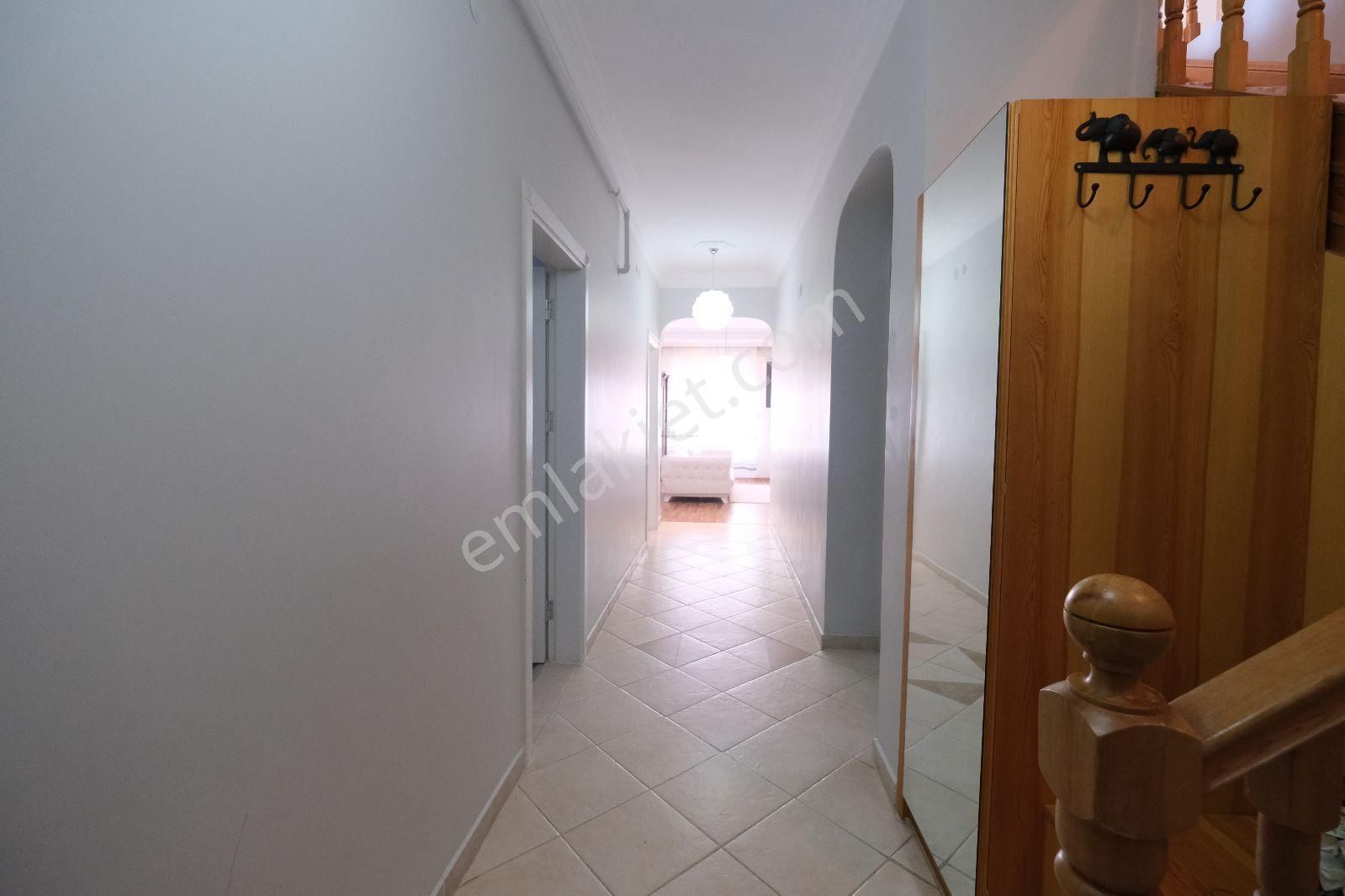 Liman’da Denize 650 Mt . 5+2 Şömineli . Full Eşyalı . Havuzlu . Kapalı Teraslı Özel Dubleks - Görsel 15