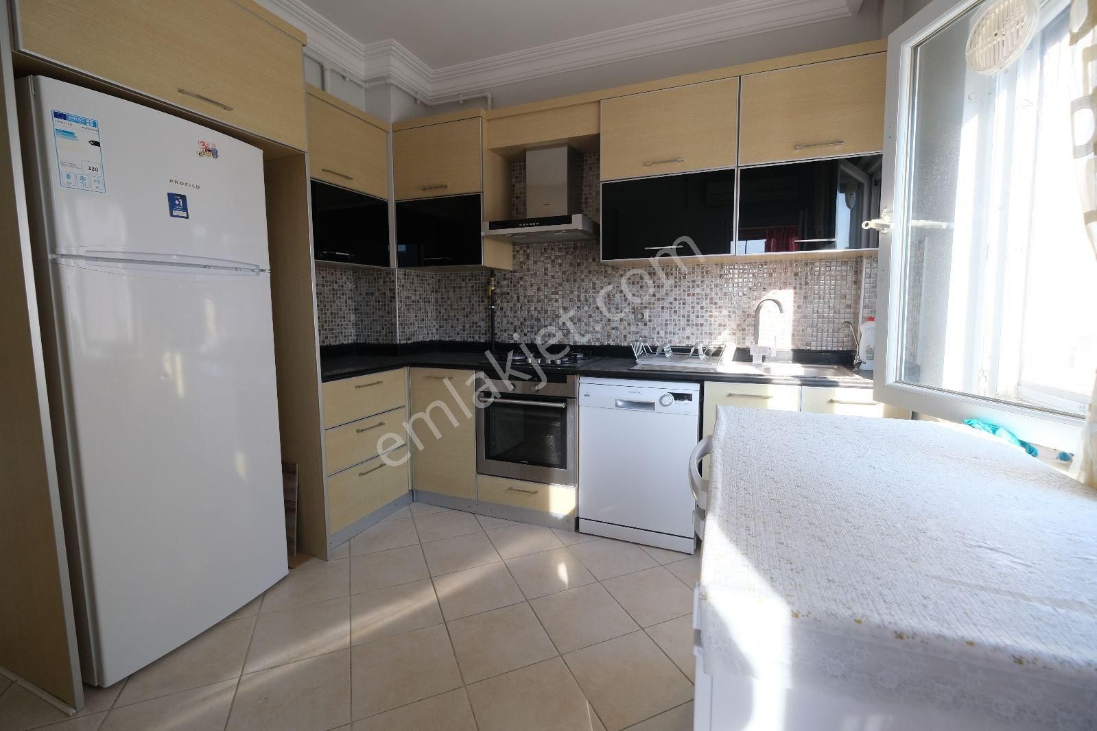 Liman’da Denize 650 Mt . 5+2 Şömineli . Full Eşyalı . Havuzlu . Kapalı Teraslı Özel Dubleks - Görsel 19