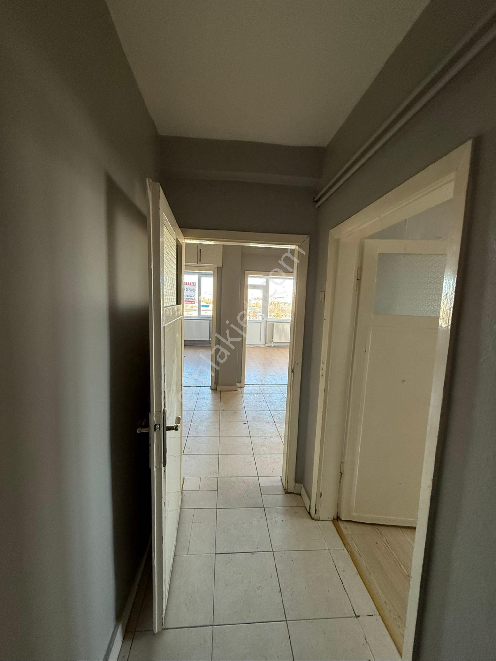 Bünyan Cumhuriyet Mahallesinde Kombili Güney Cepheli Daire - Görsel 14