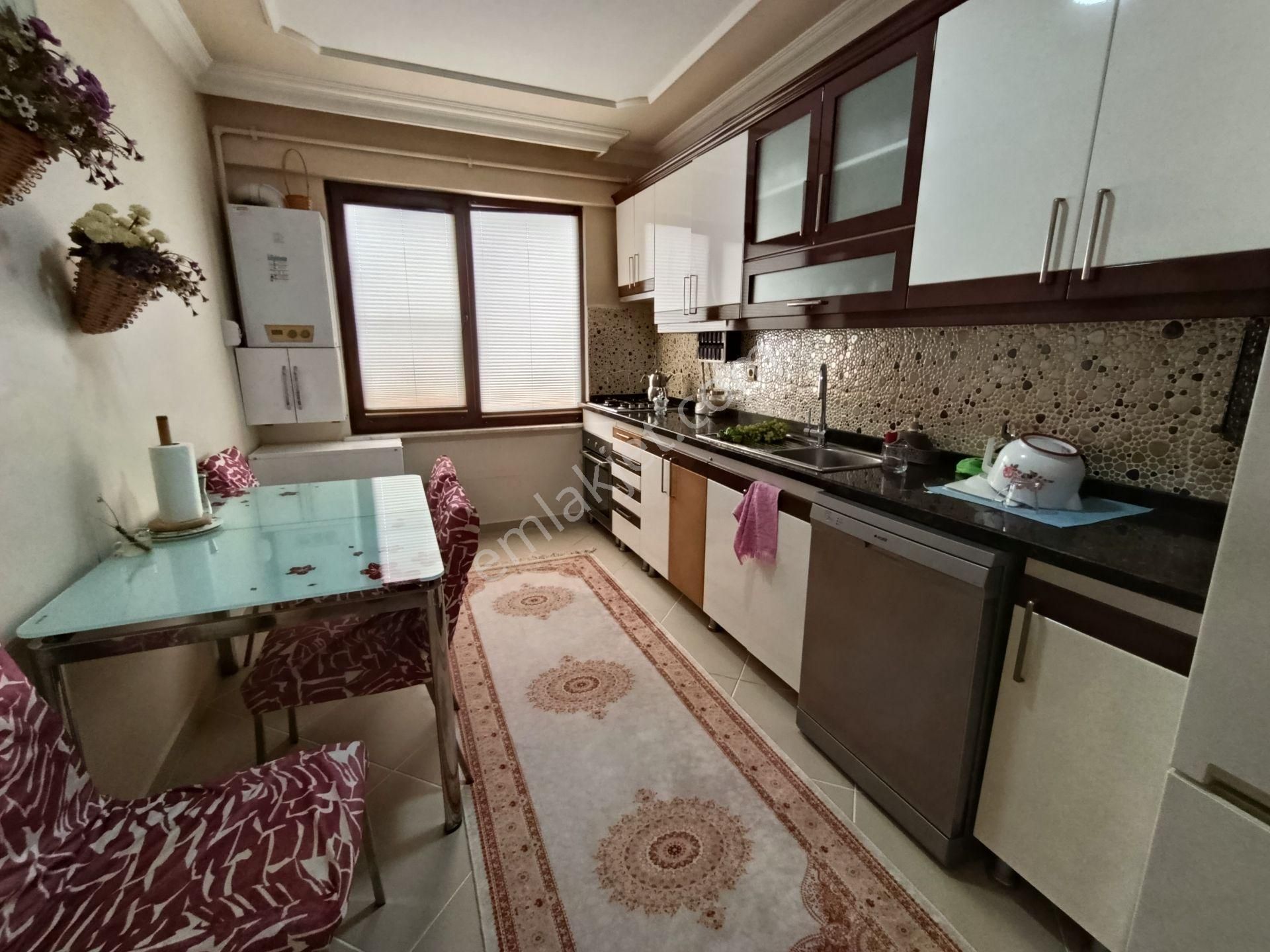 Yeni Binada!! Şanlı Emlaktan..çınarcık Çamlık Mevkii / 3+1 / 120m2 / Masrafsız / Ara Kat Daire - Görsel 8