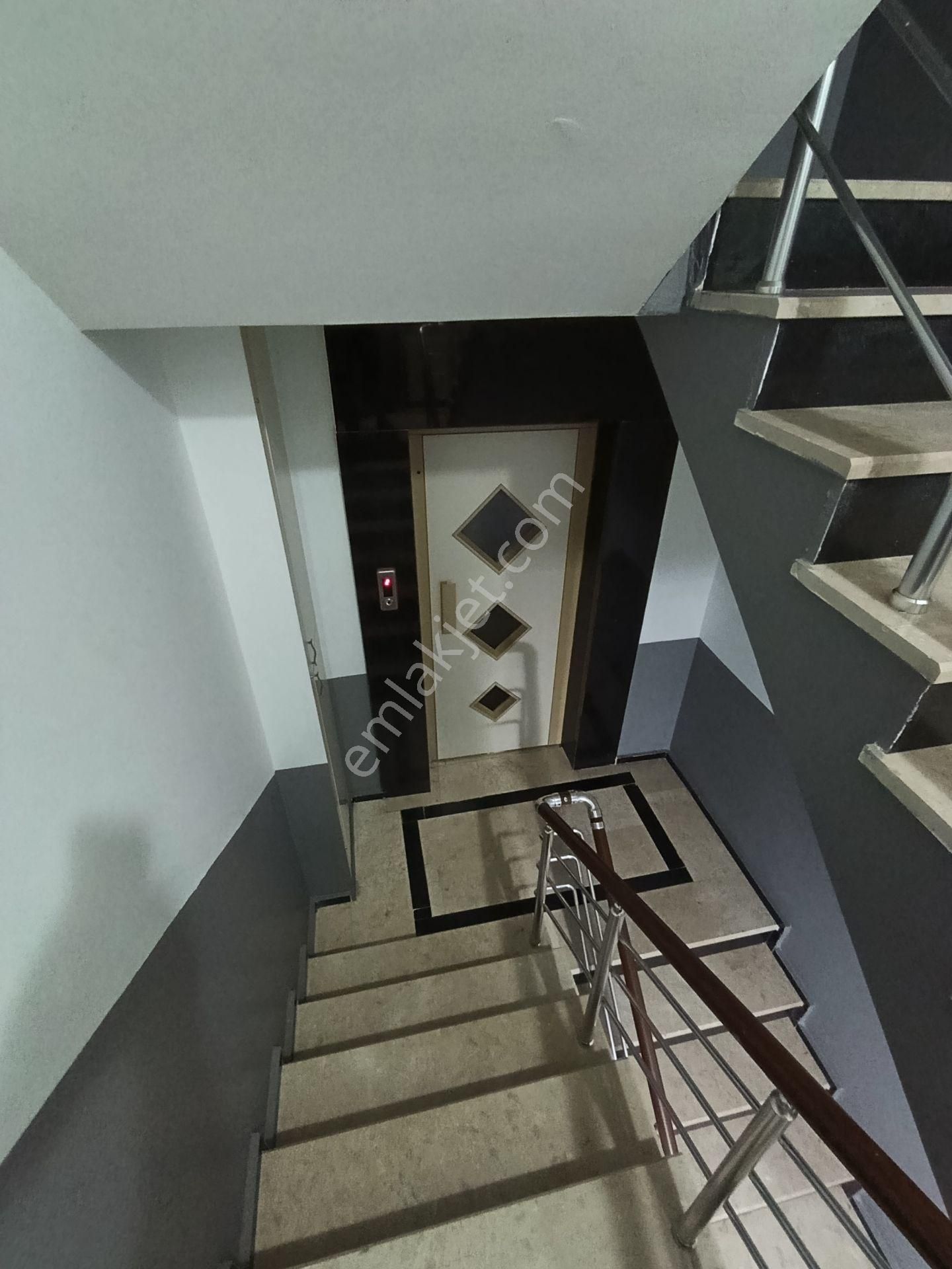 Yeni Binada!! Şanlı Emlaktan..çınarcık Çamlık Mevkii / 3+1 / 120m2 / Masrafsız / Ara Kat Daire - Görsel 30