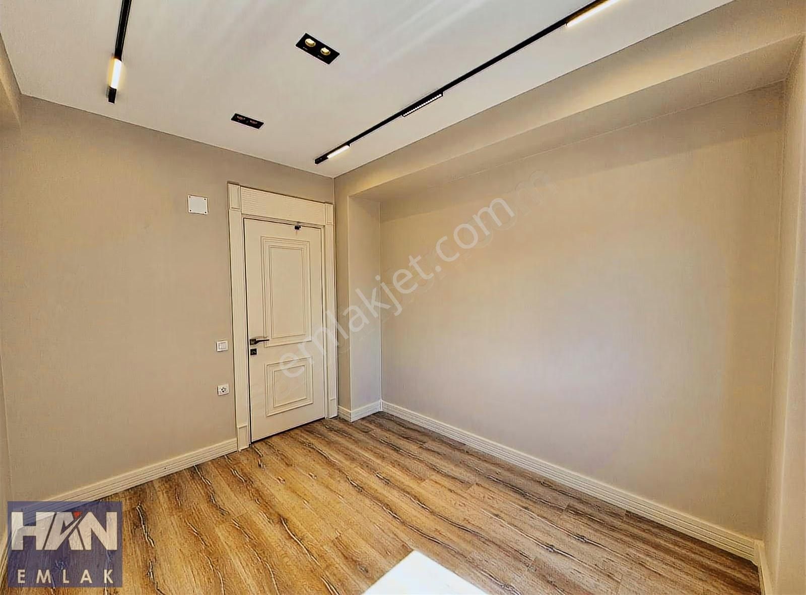 Han Emlak'tan Göz Dolduran Mimarisi İle Bağımsız Mutfaklı 2+1 - Görsel 12