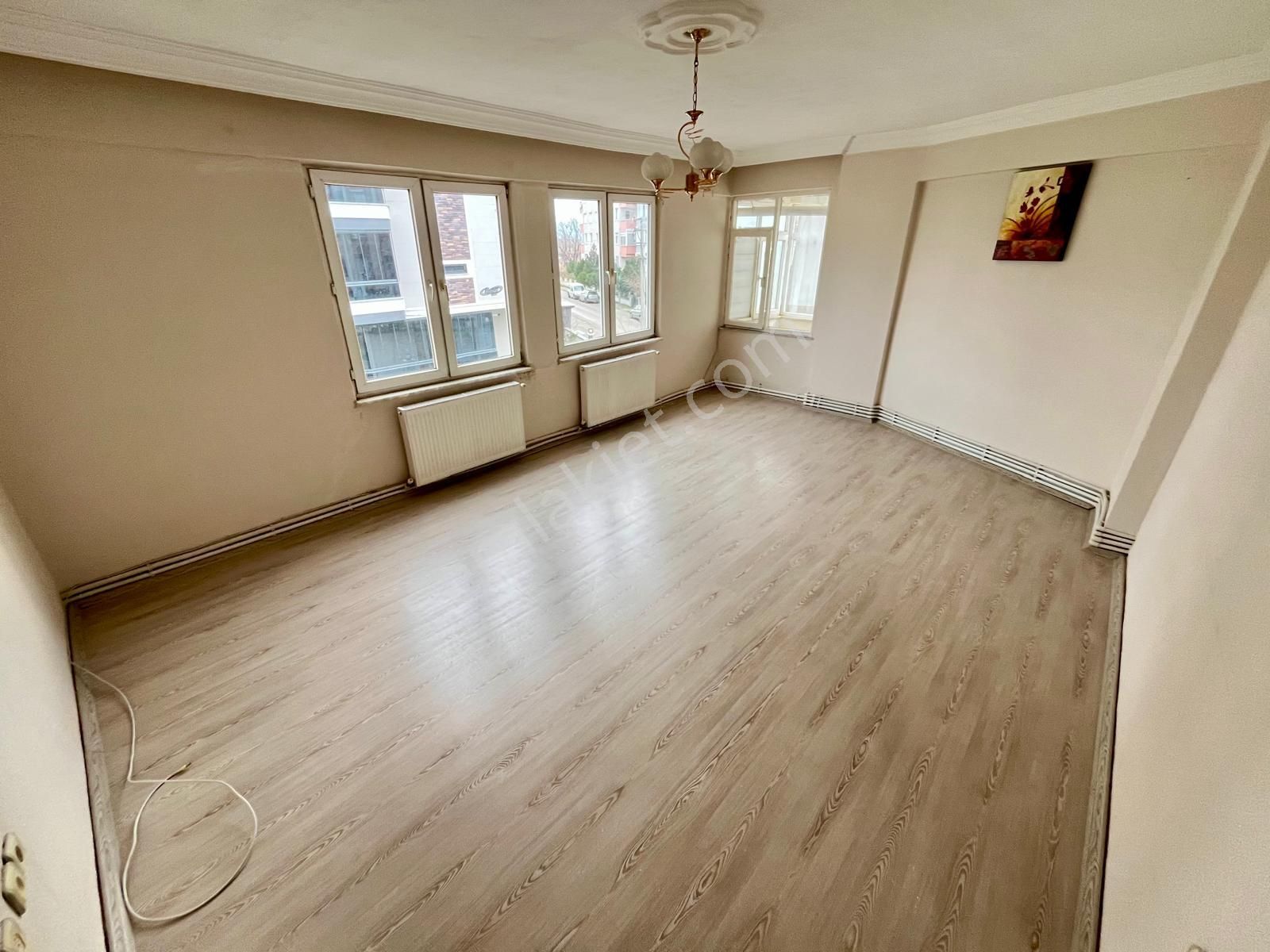 Akçay Sezgin Emlak'tan Arakat Ön Cephe Yüksek Kredili 2+1 Daire - Görsel 16