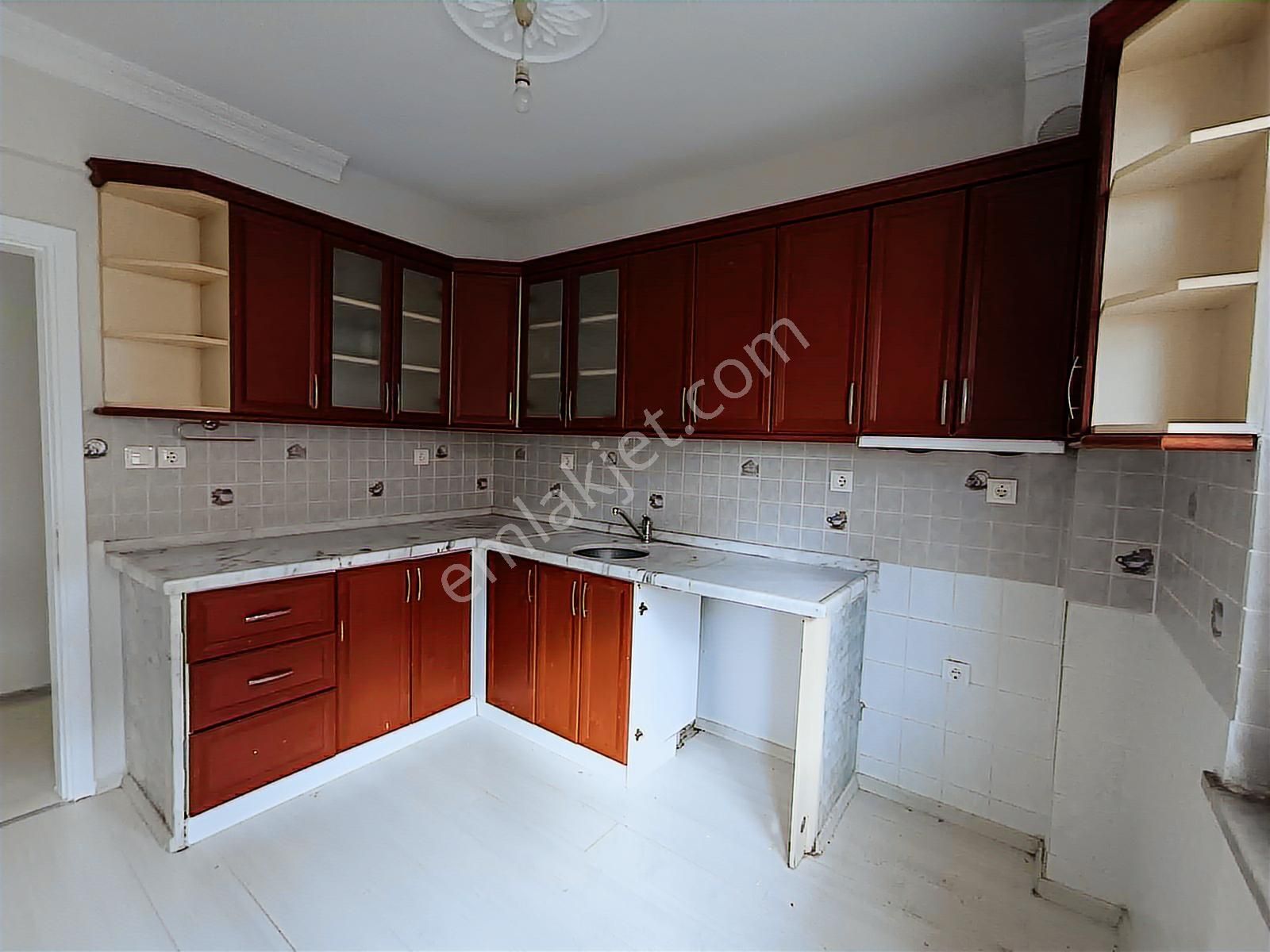 Stoptan Akarca Merkezi Konumda 3+1 Kiralık - Görsel 9