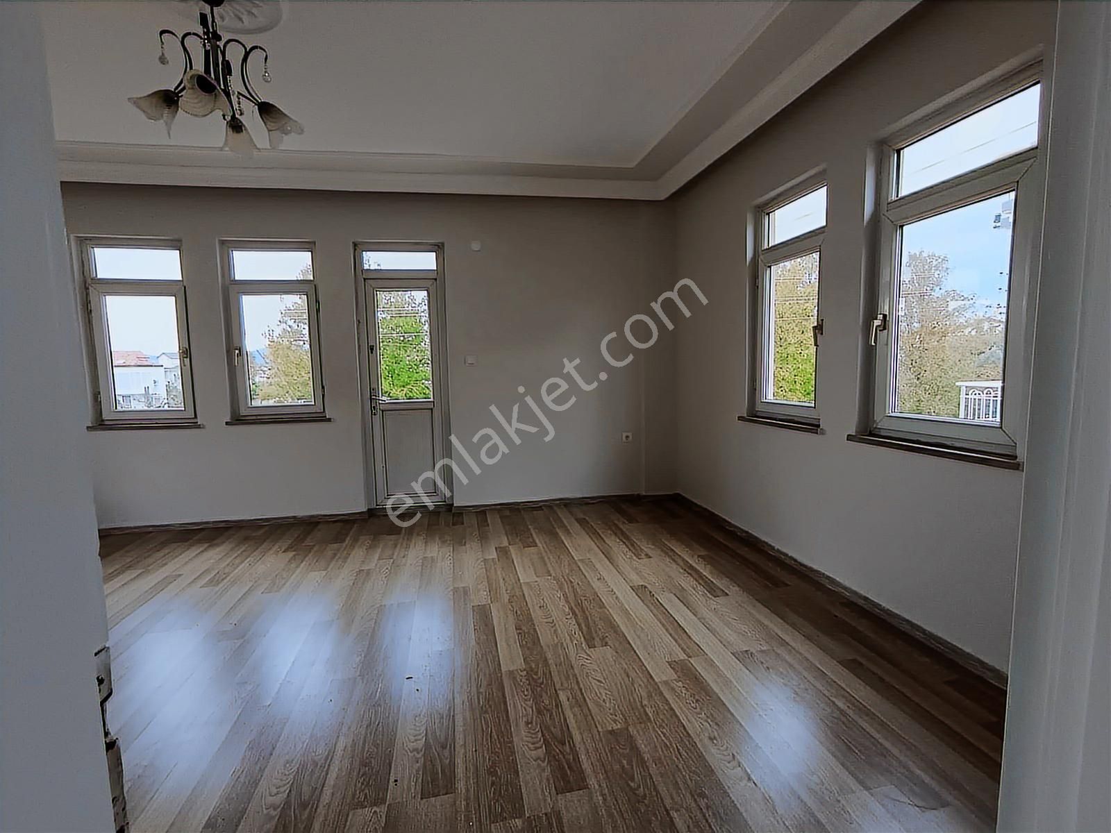 Stoptan Akarca Merkezi Konumda 3+1 Kiralık - Görsel 2