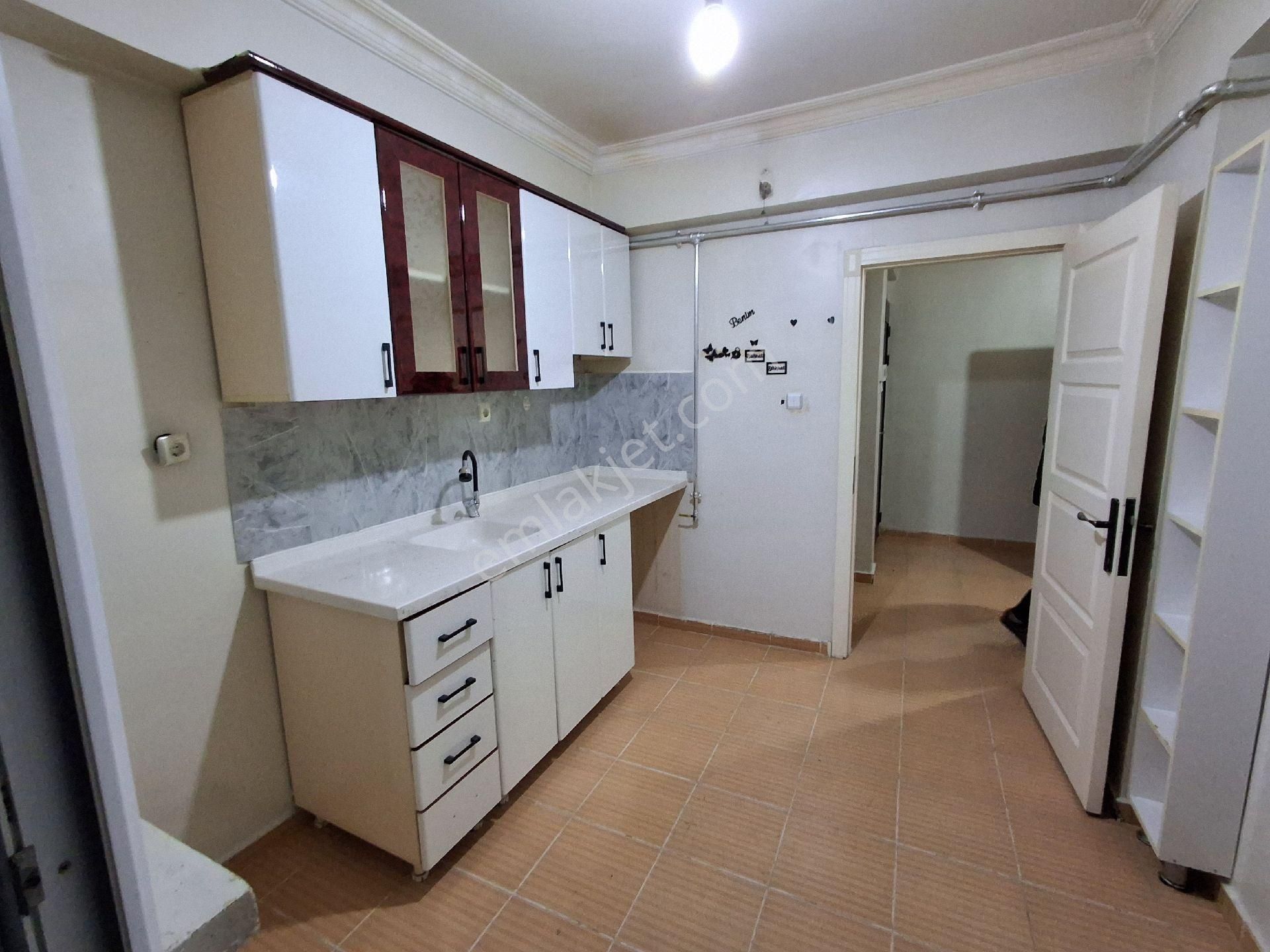 H.gazi Göbekte Cuma Pazar Yanı 2+1 Kot.1 De Isı Yalıtım Montalama Var - Görsel 4