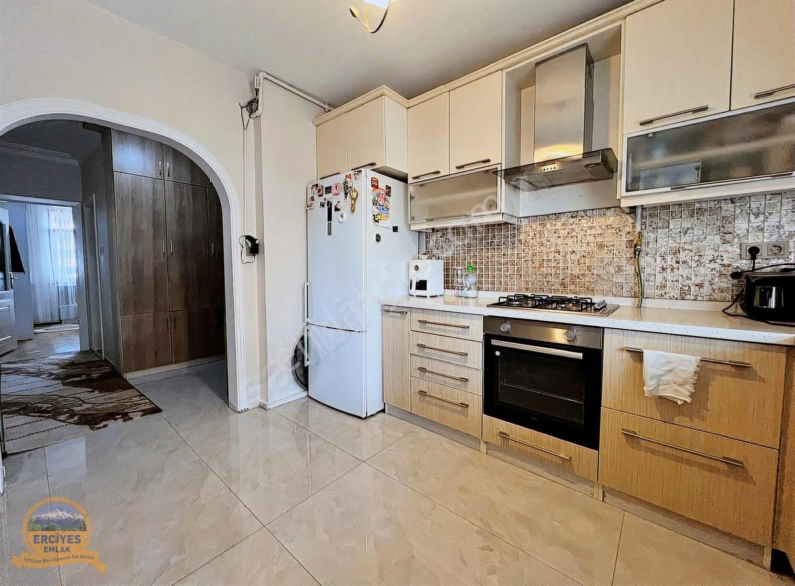 Erciyes'den Erenköy'de Ethemefendi Cad. Yakın Geniş 3+1 Balkonlu - Görsel 16