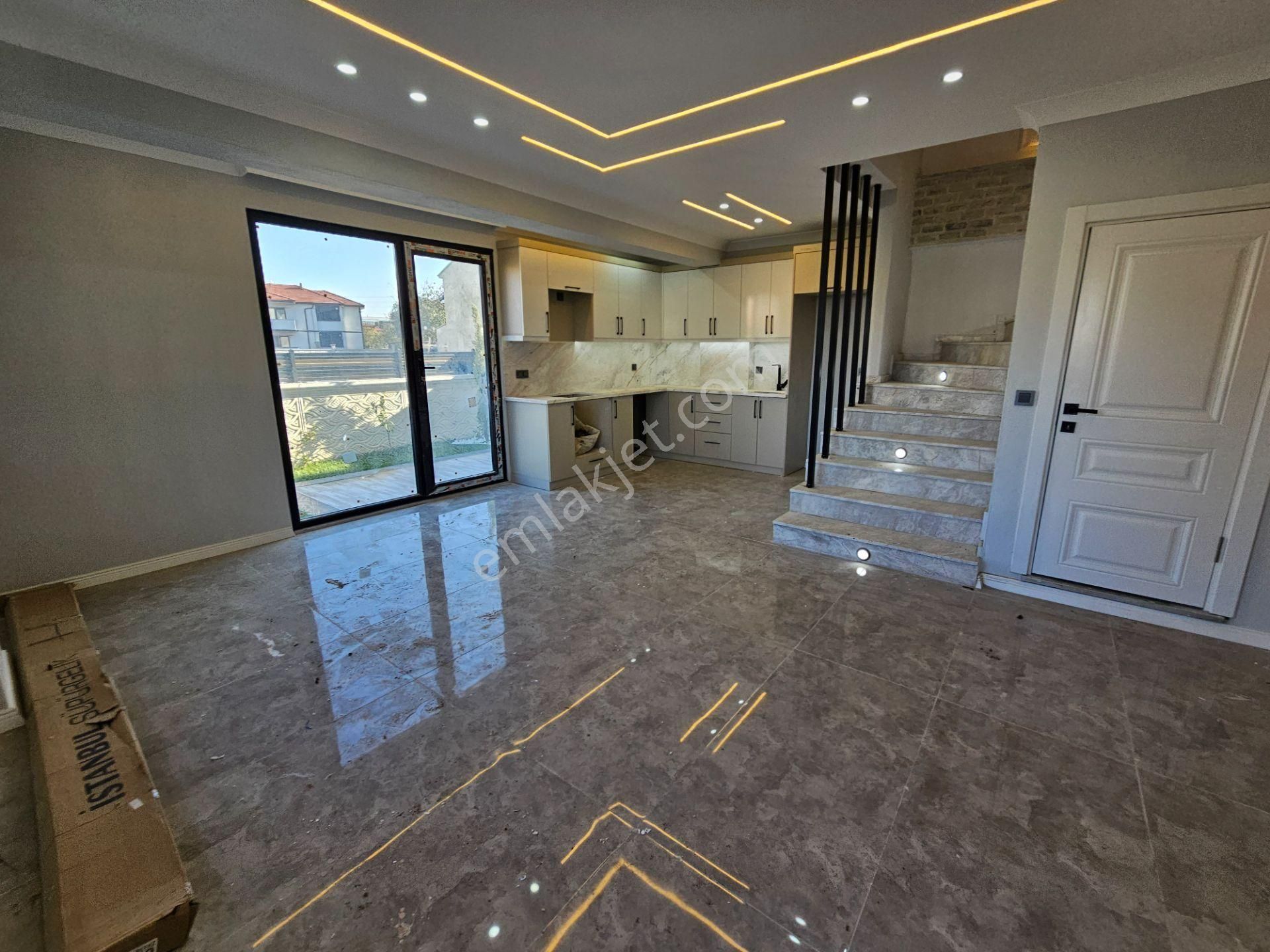 Deniz'den Kocaali Sakarya'da 3+1 Ebeveyn Banyolu, Denize Yakın Lüks Villa - Görsel 15