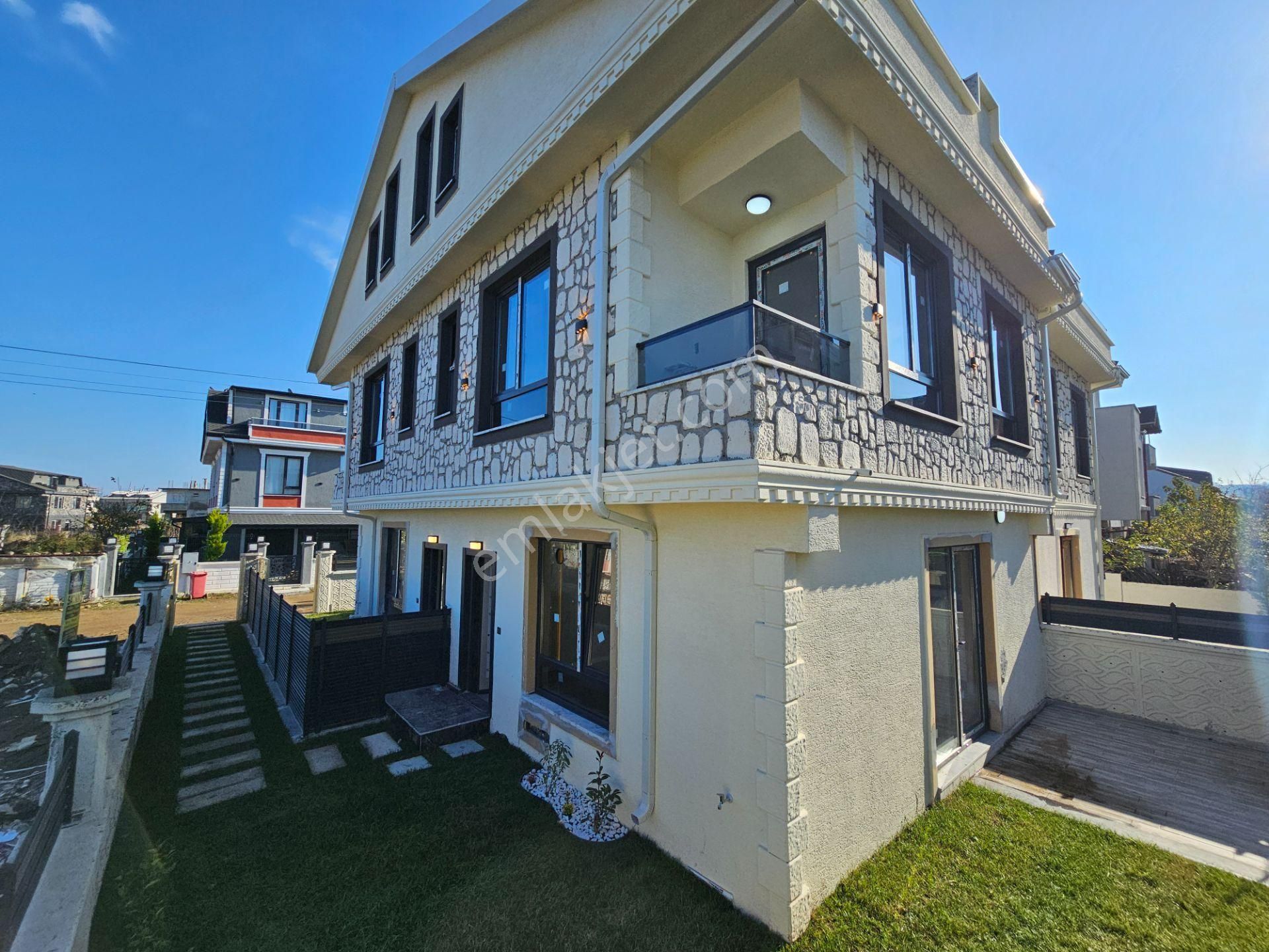 Deniz'den Kocaali Sakarya'da 3+1 Ebeveyn Banyolu, Denize Yakın Lüks Villa