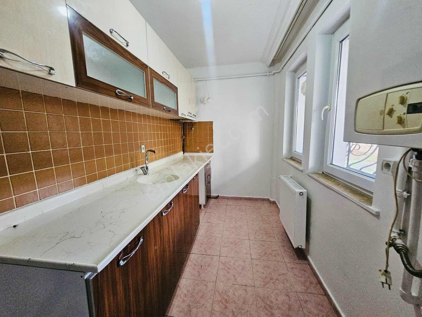 Şentürk Gayrimenkul'den//süper Konumda//kilerli Daire** - Görsel 7