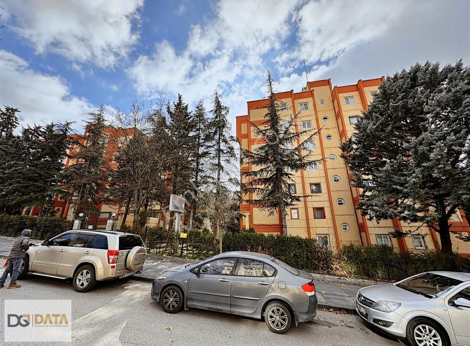 Ardıç Sitesinde Metro Yakını 1+1 Eşyalı Kiralık Daire